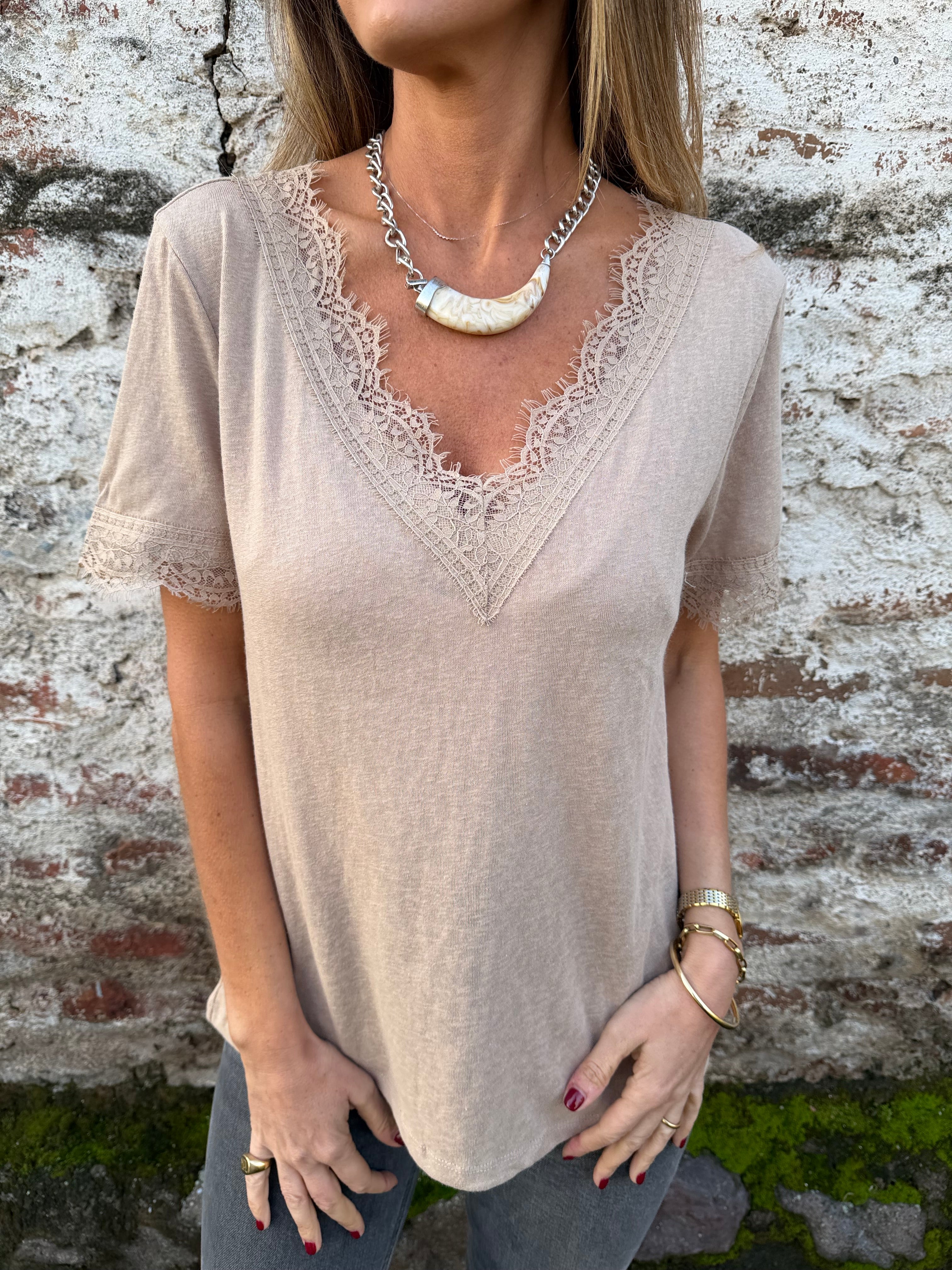 Polera algodón rústico encajes beige