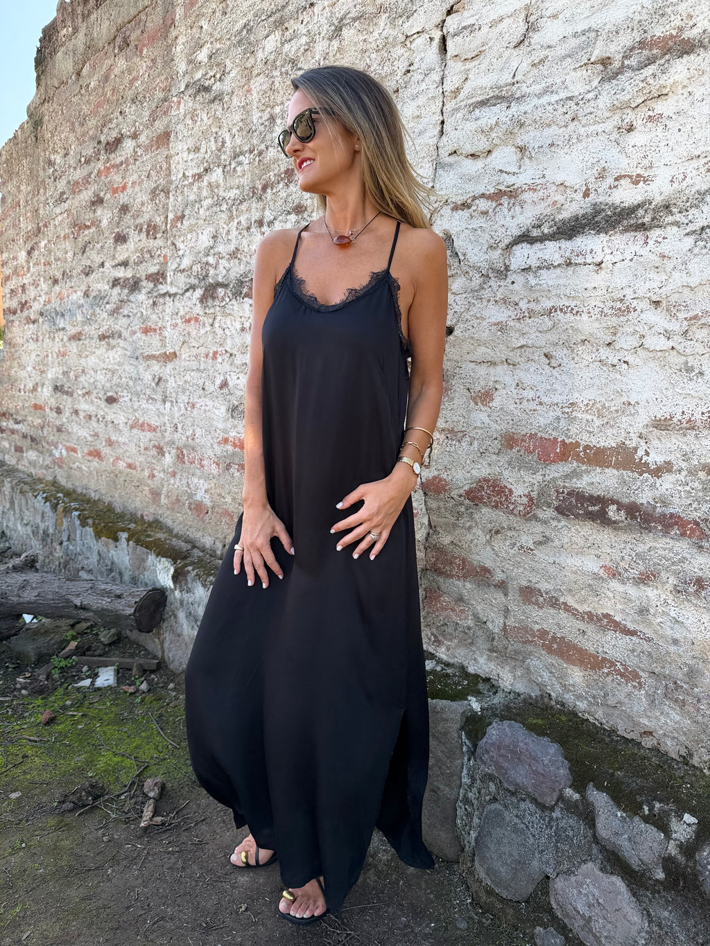 Vestido espalda encaje negro