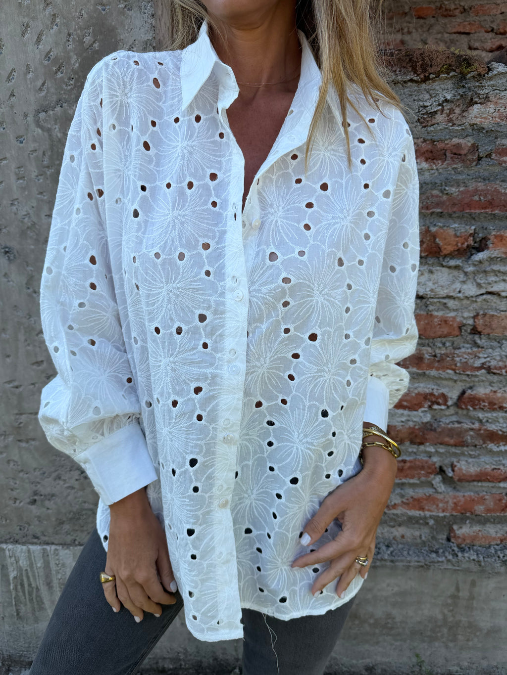 Blusón broderie total blanco