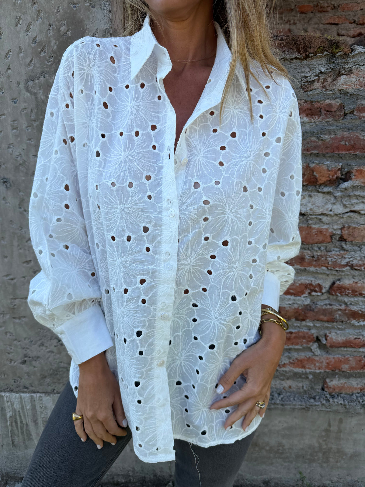 Blusón broderie total blanco