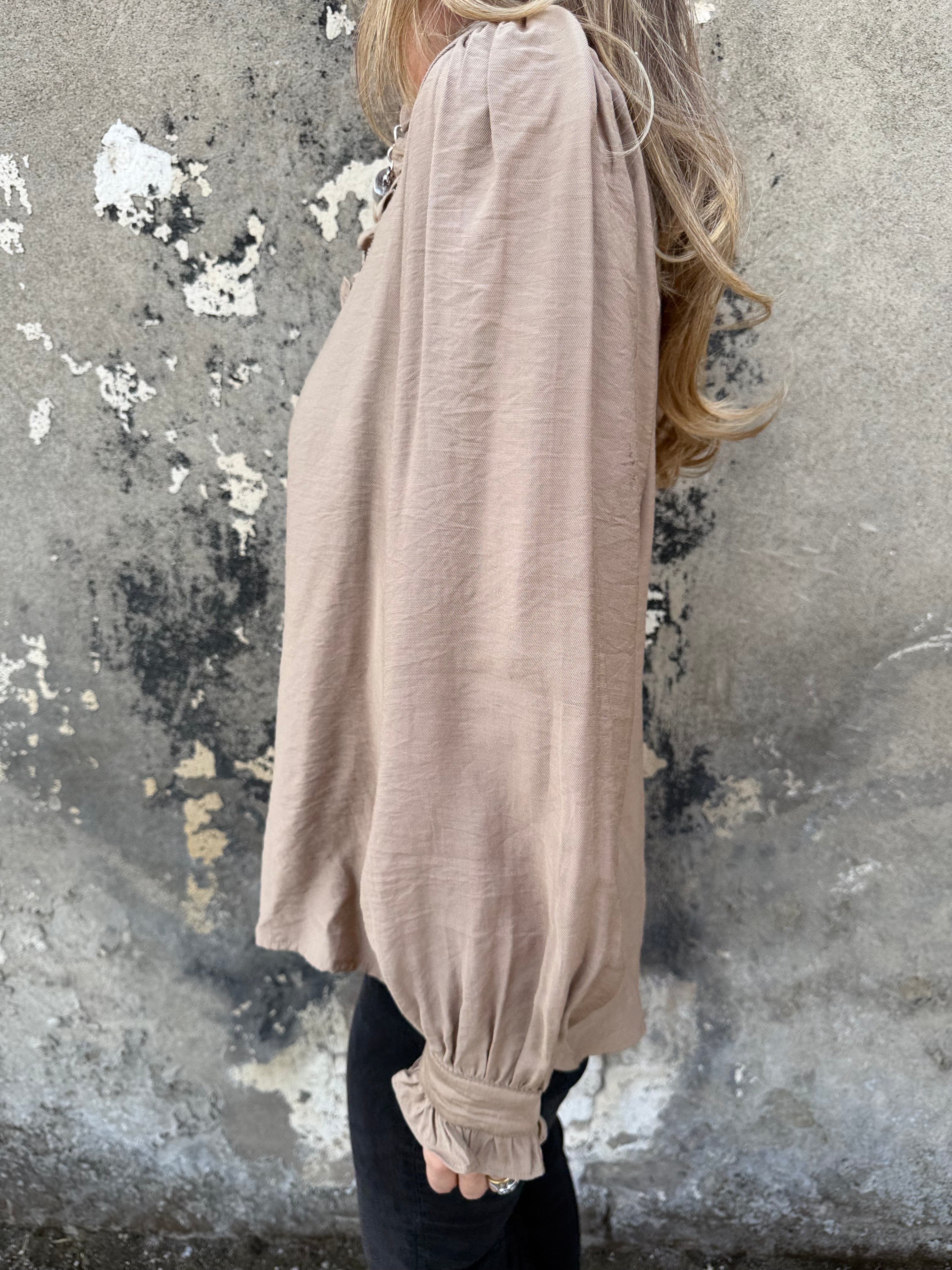 Blusa femenina camel