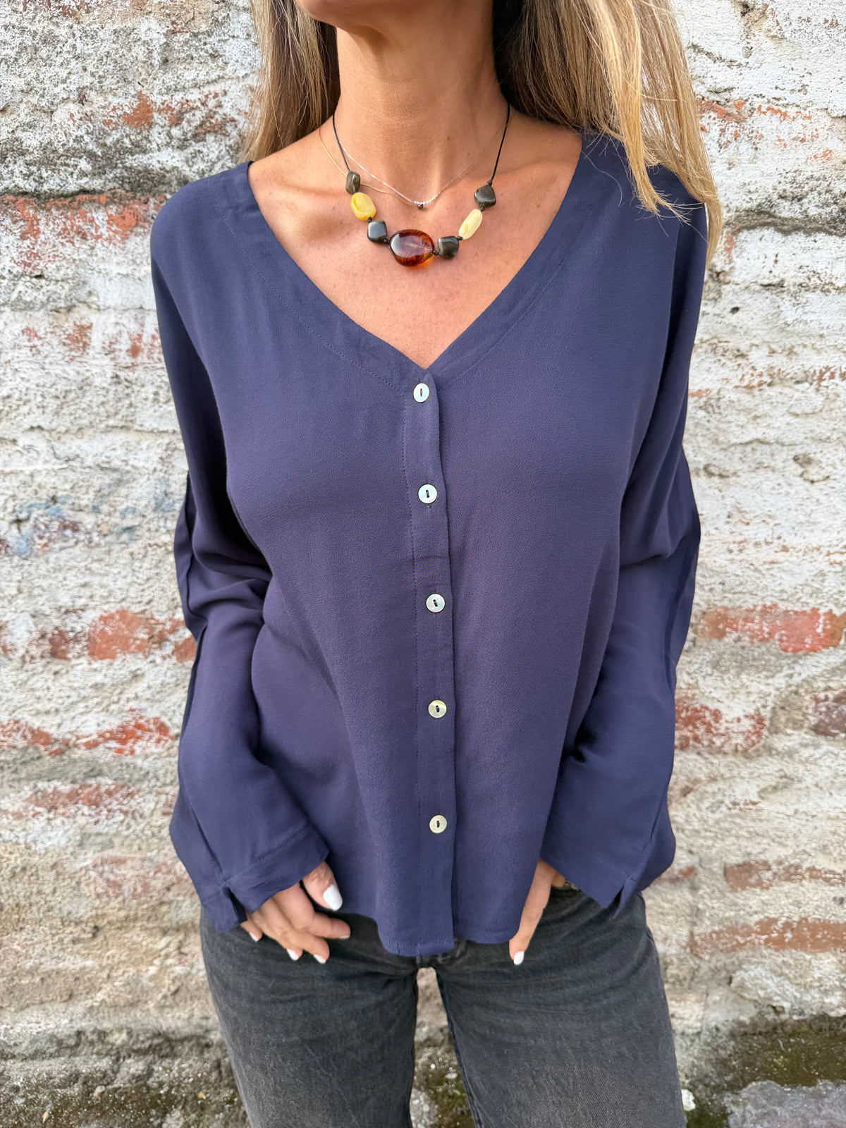 Blusa abotonada azul