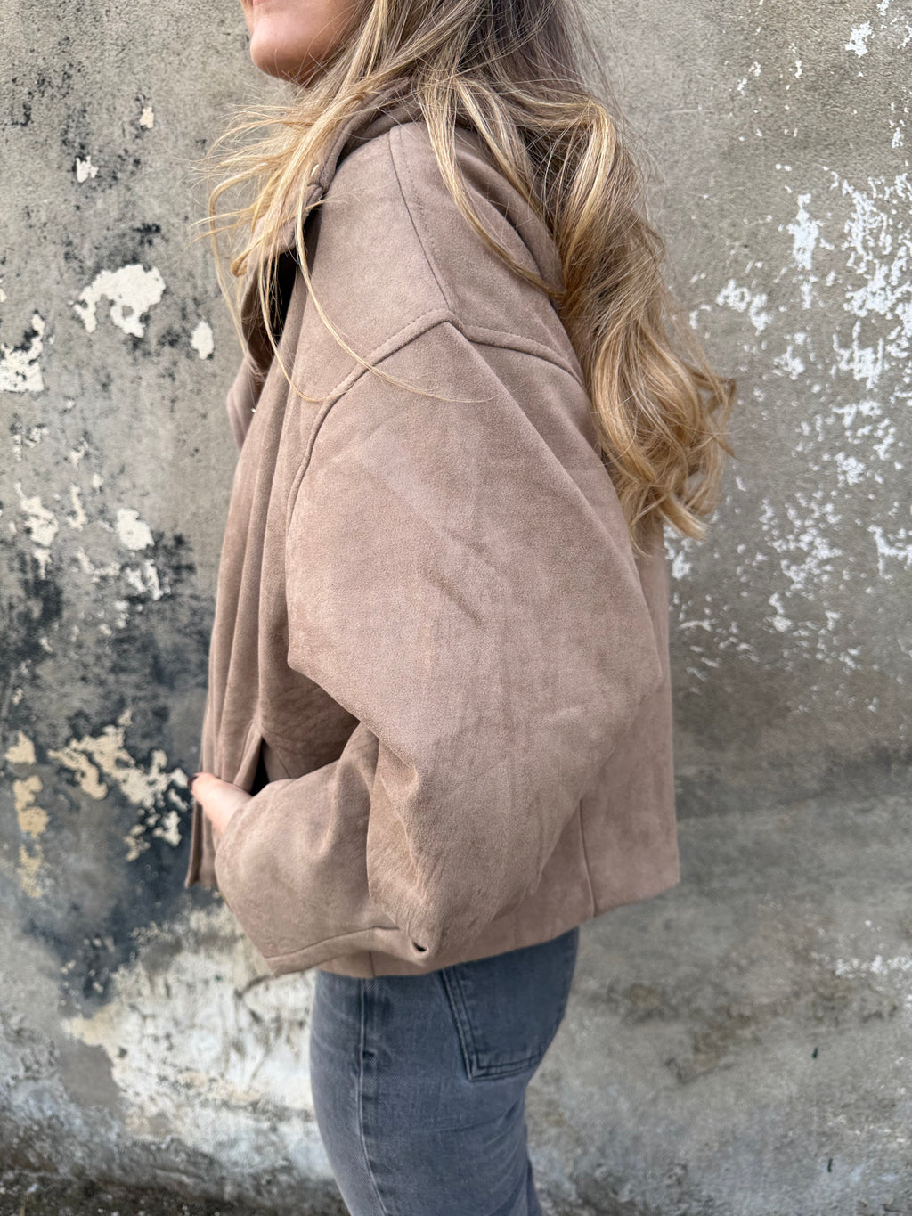 Chaqueta gamuza acolchada camel
