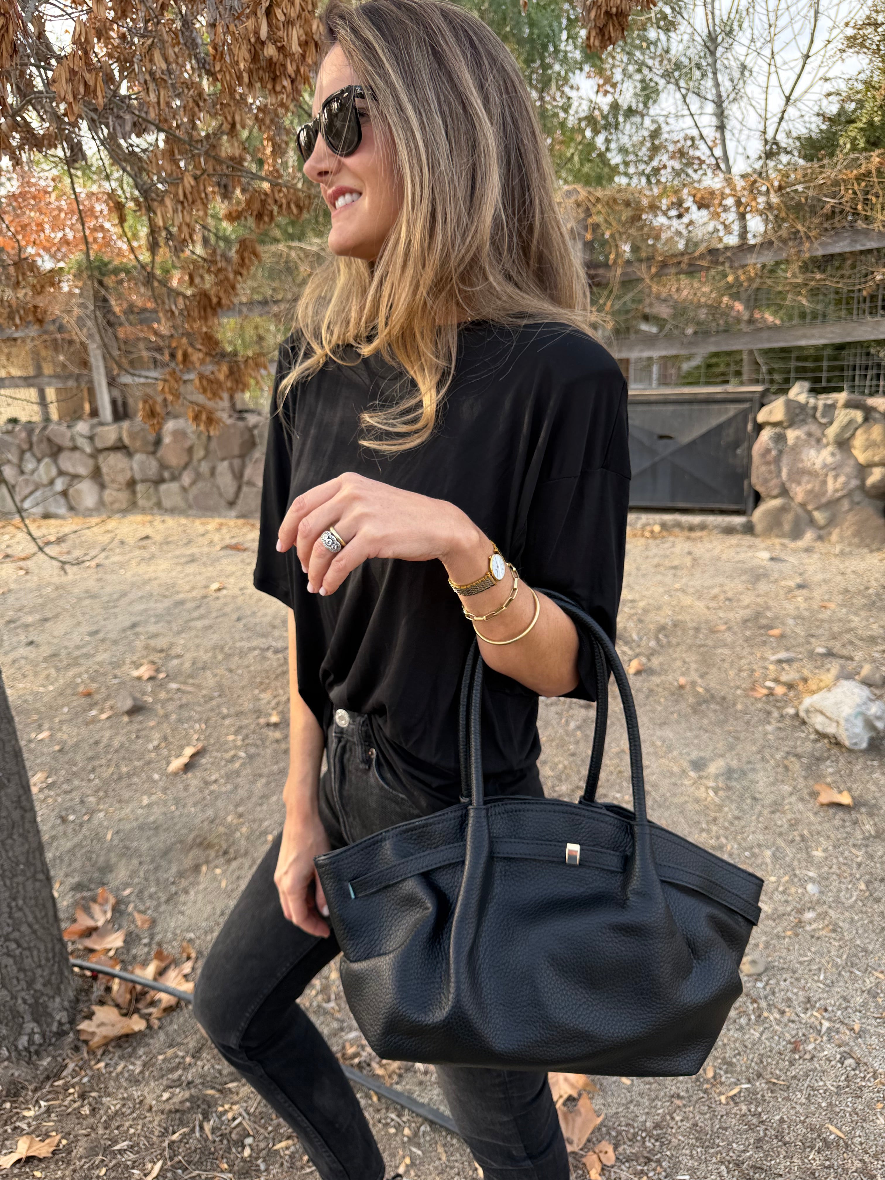 Cartera efecto cuero graneado maca negra