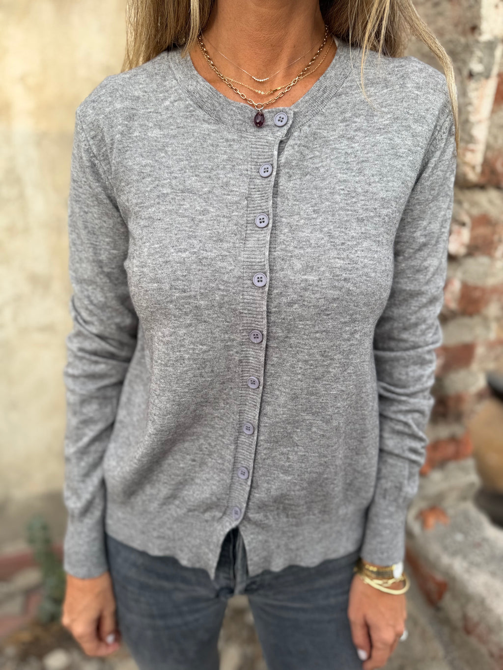 Chaleco básico cuello redondo gris