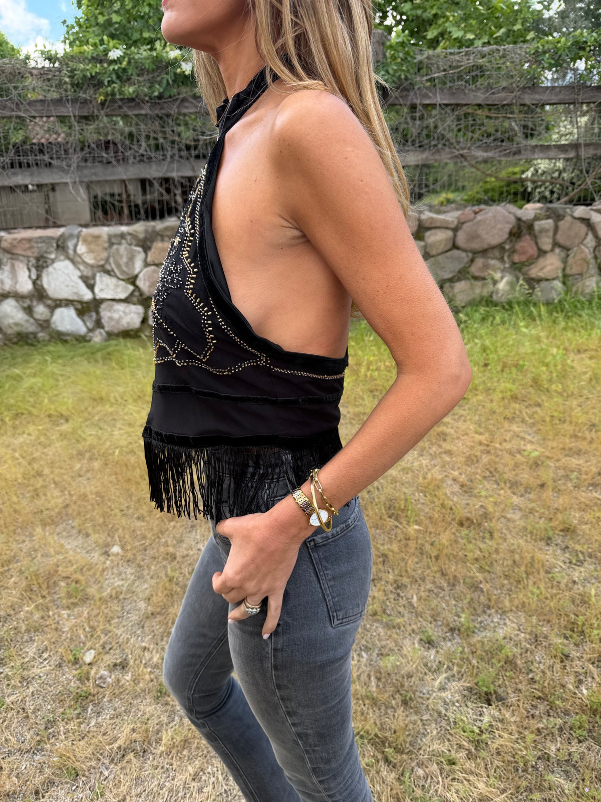 Polera terciopelo mostacillas negra