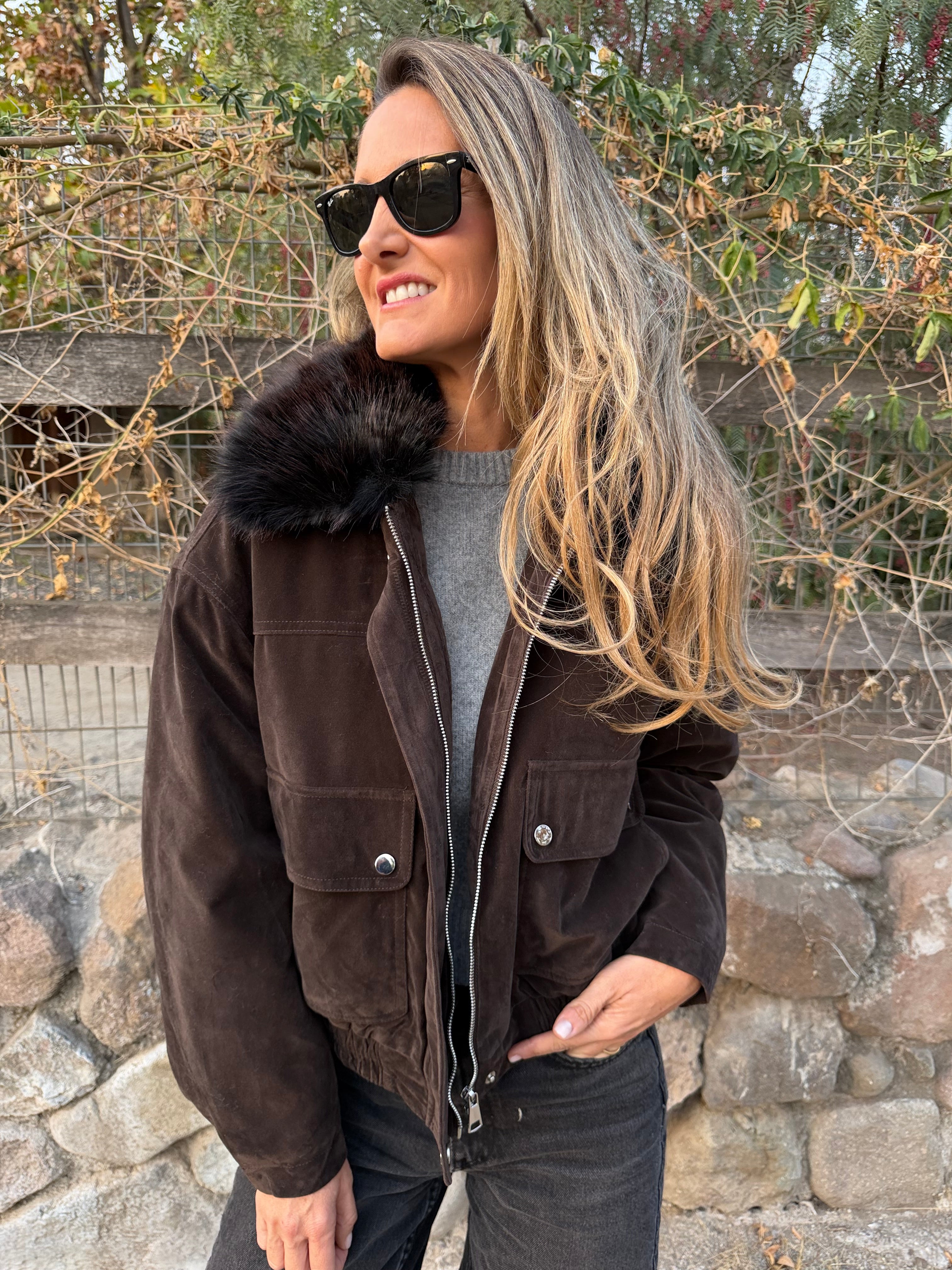 Bomber acolchada gamuza increíble cuello piel removible