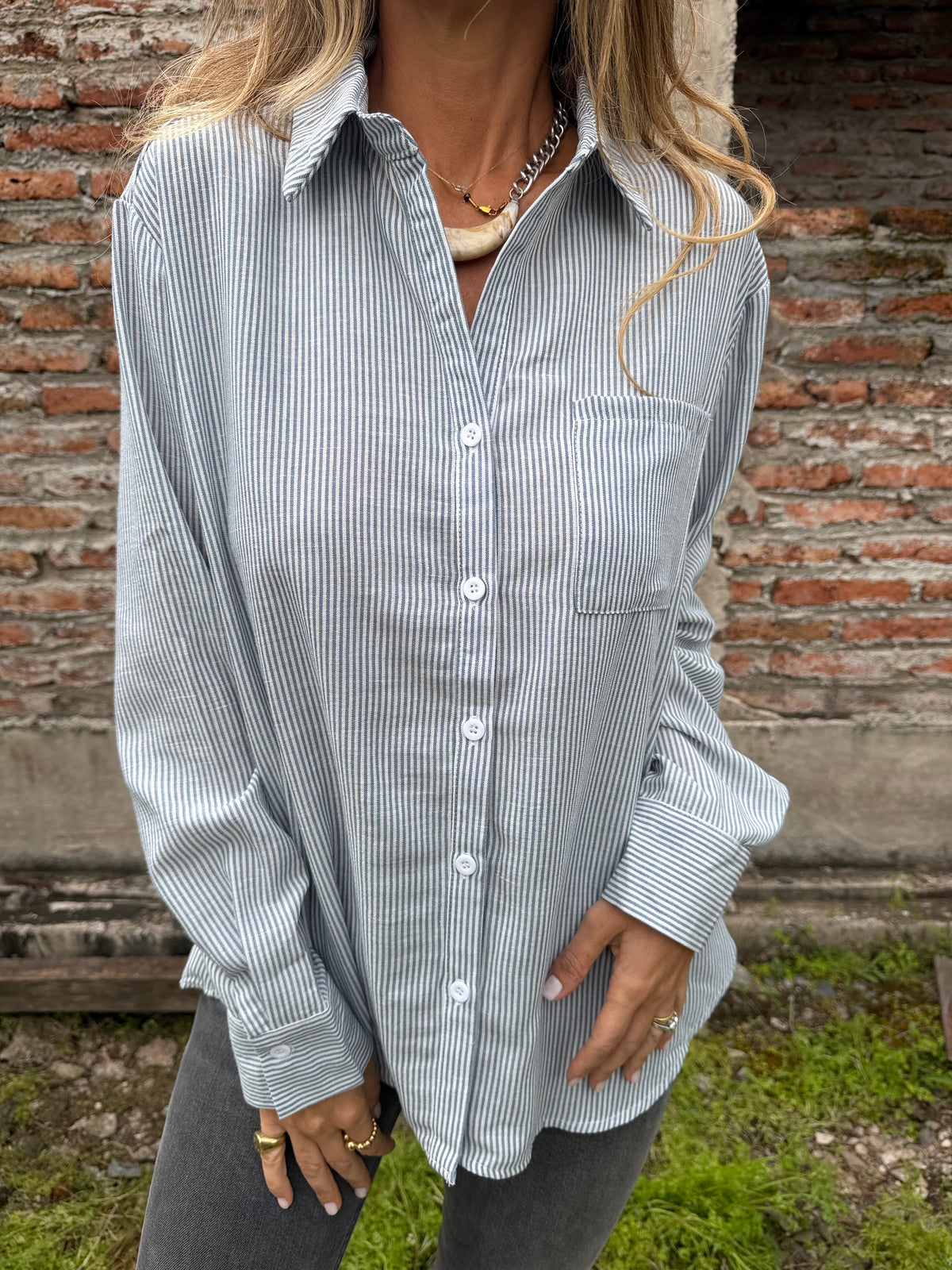Blusa líneas delgadas azul