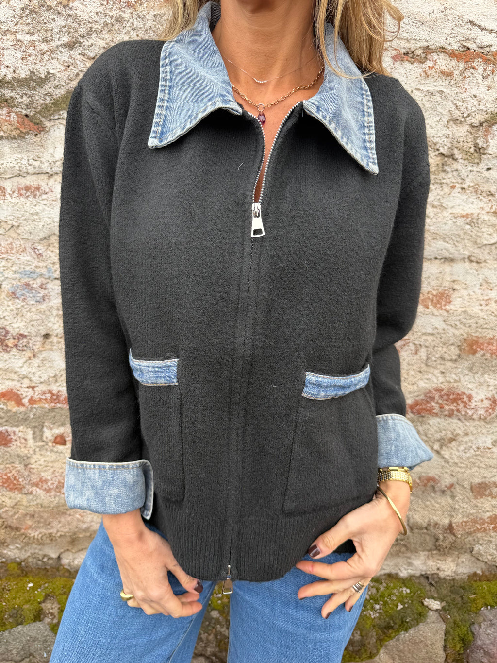 Chaleco cierre cuello y puños bluejean negro