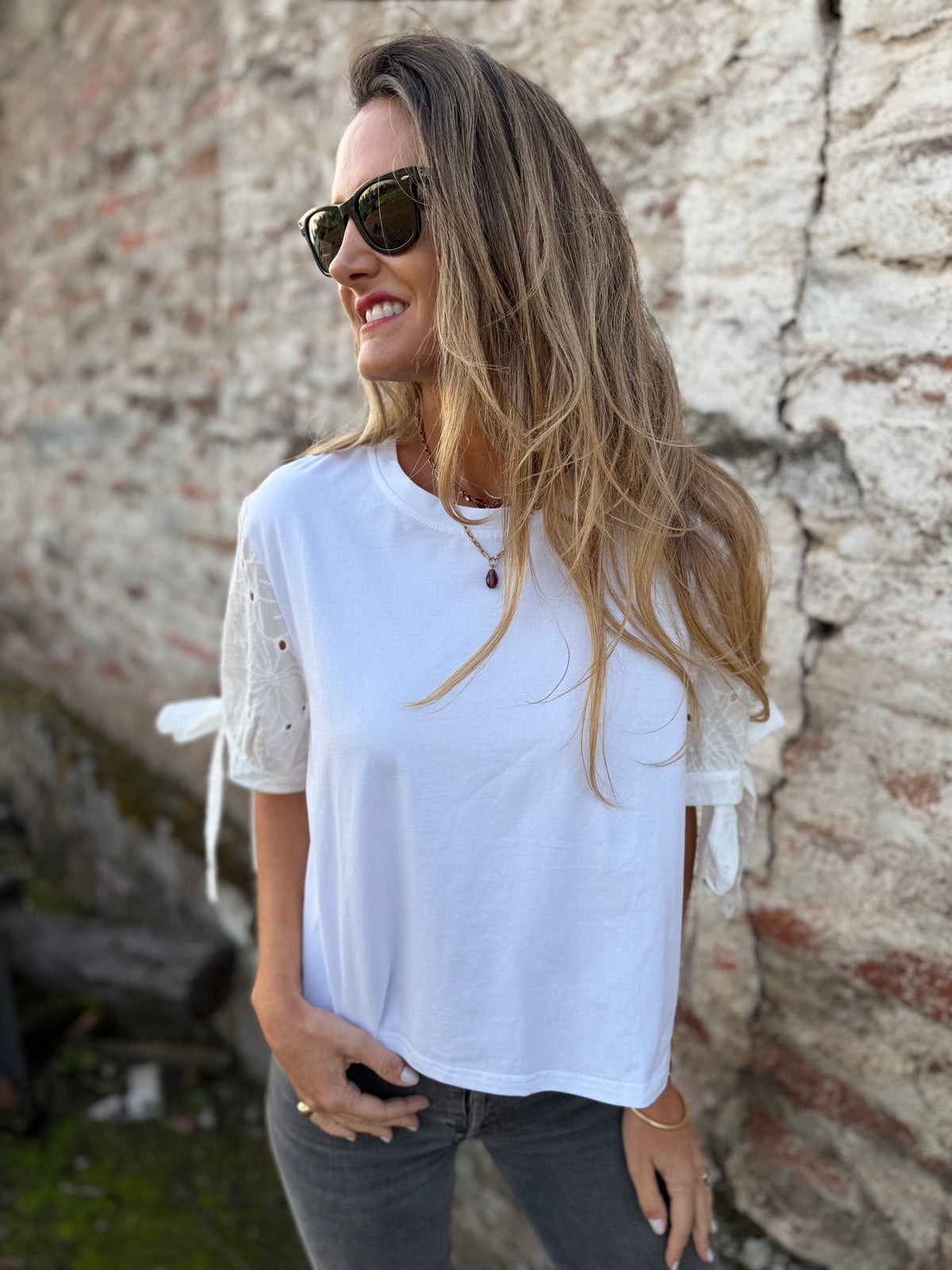 Polera mangas broderie amarras blanca