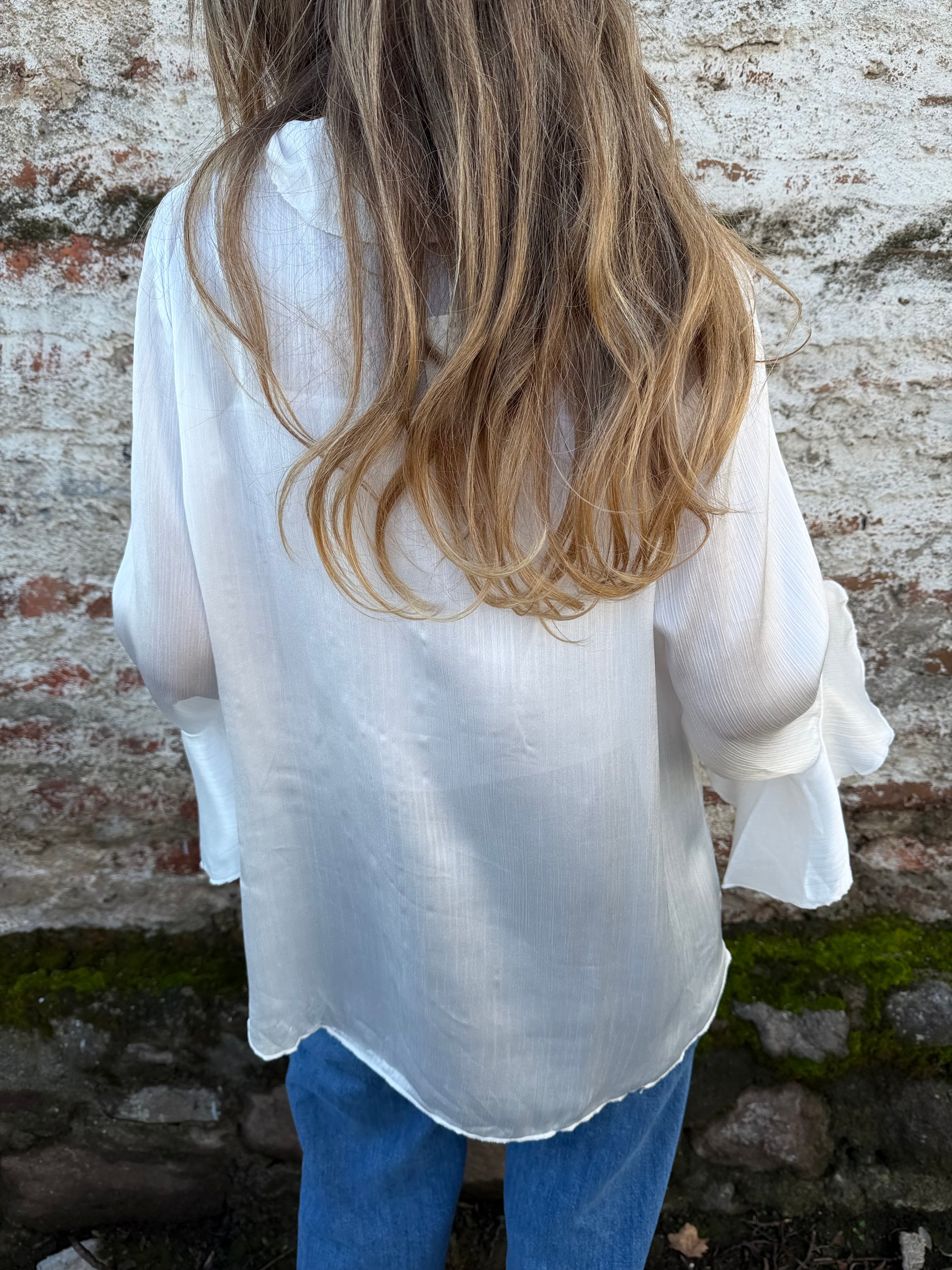 Blusa perlada volados blanca
