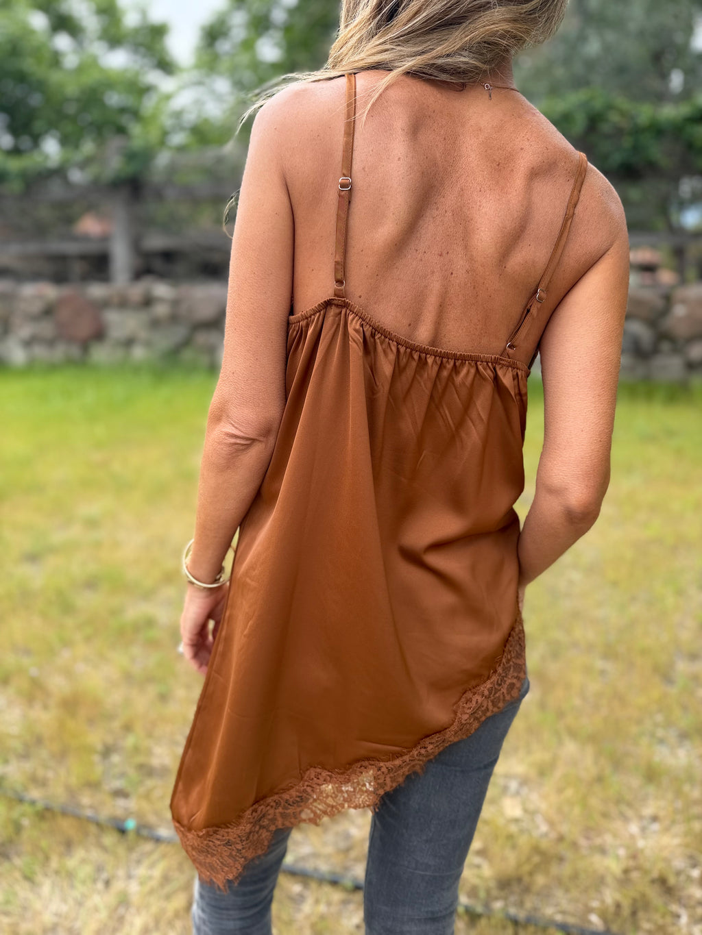 Blusa raso encaje irregular cobre
