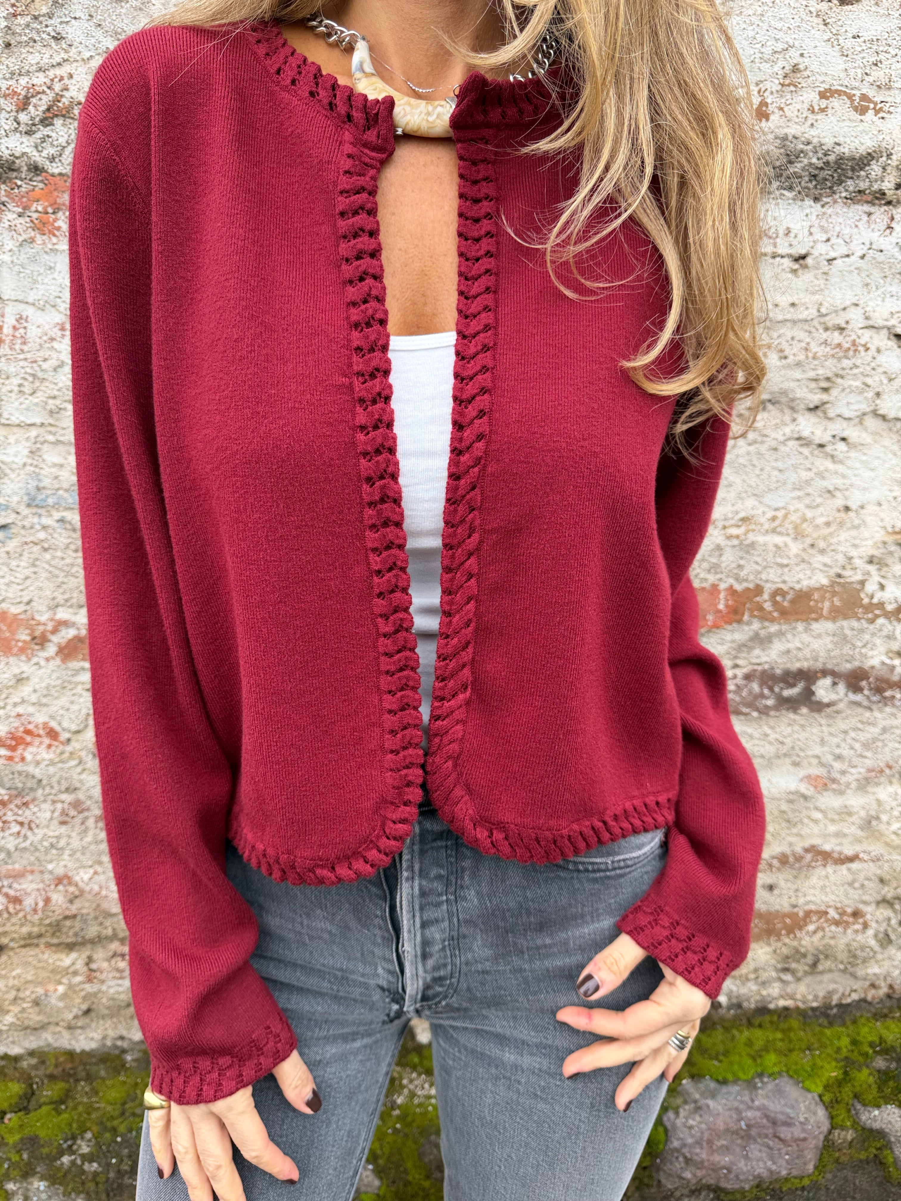 Chaquetita tejida detalles roja italiana