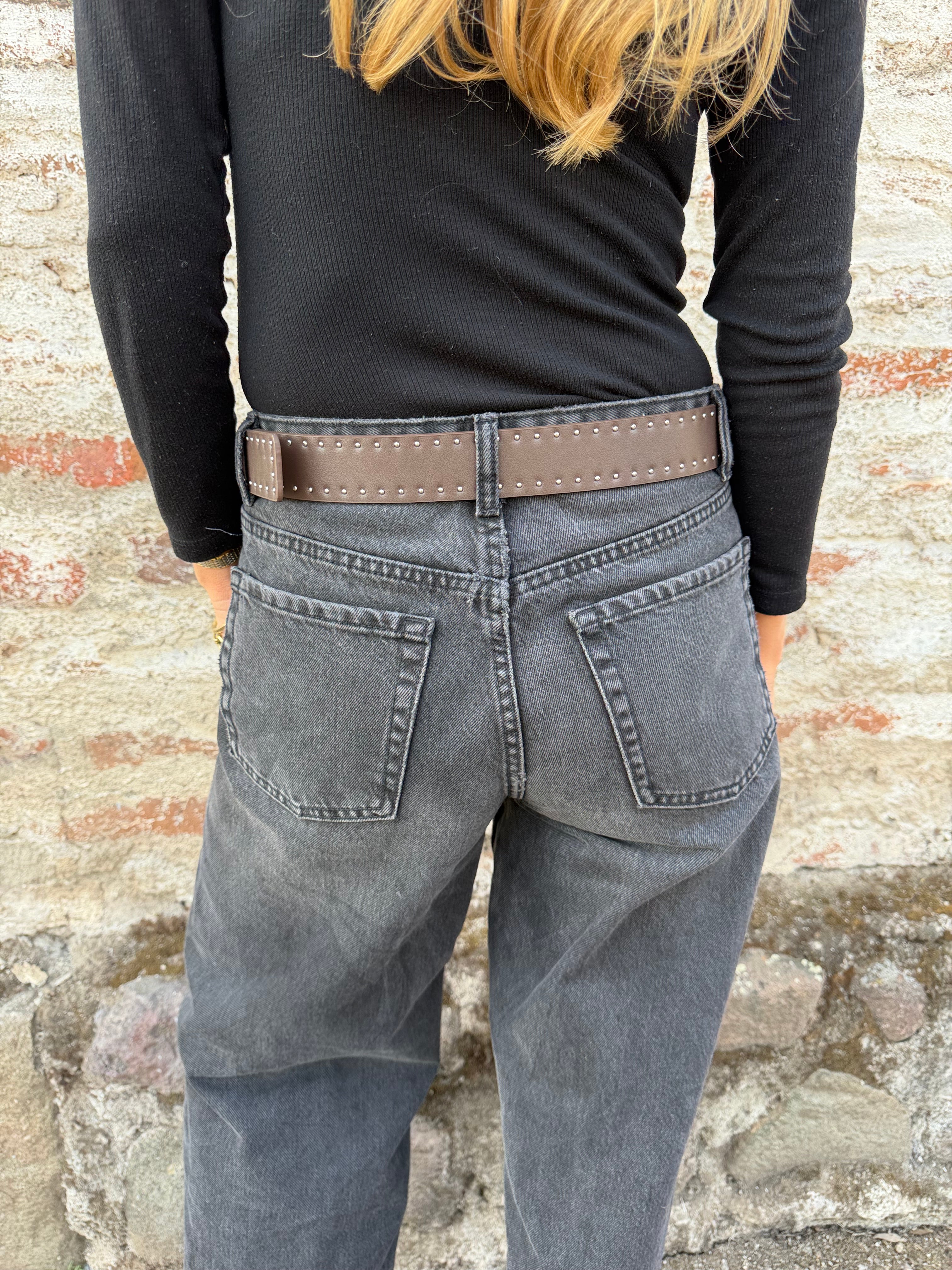 Cinturón tachas taupe