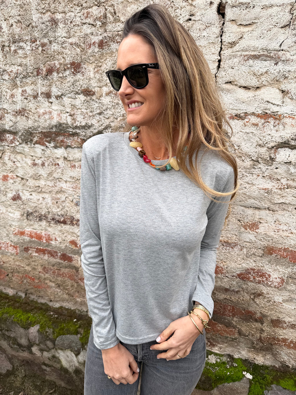 Polera hombreras basica gris