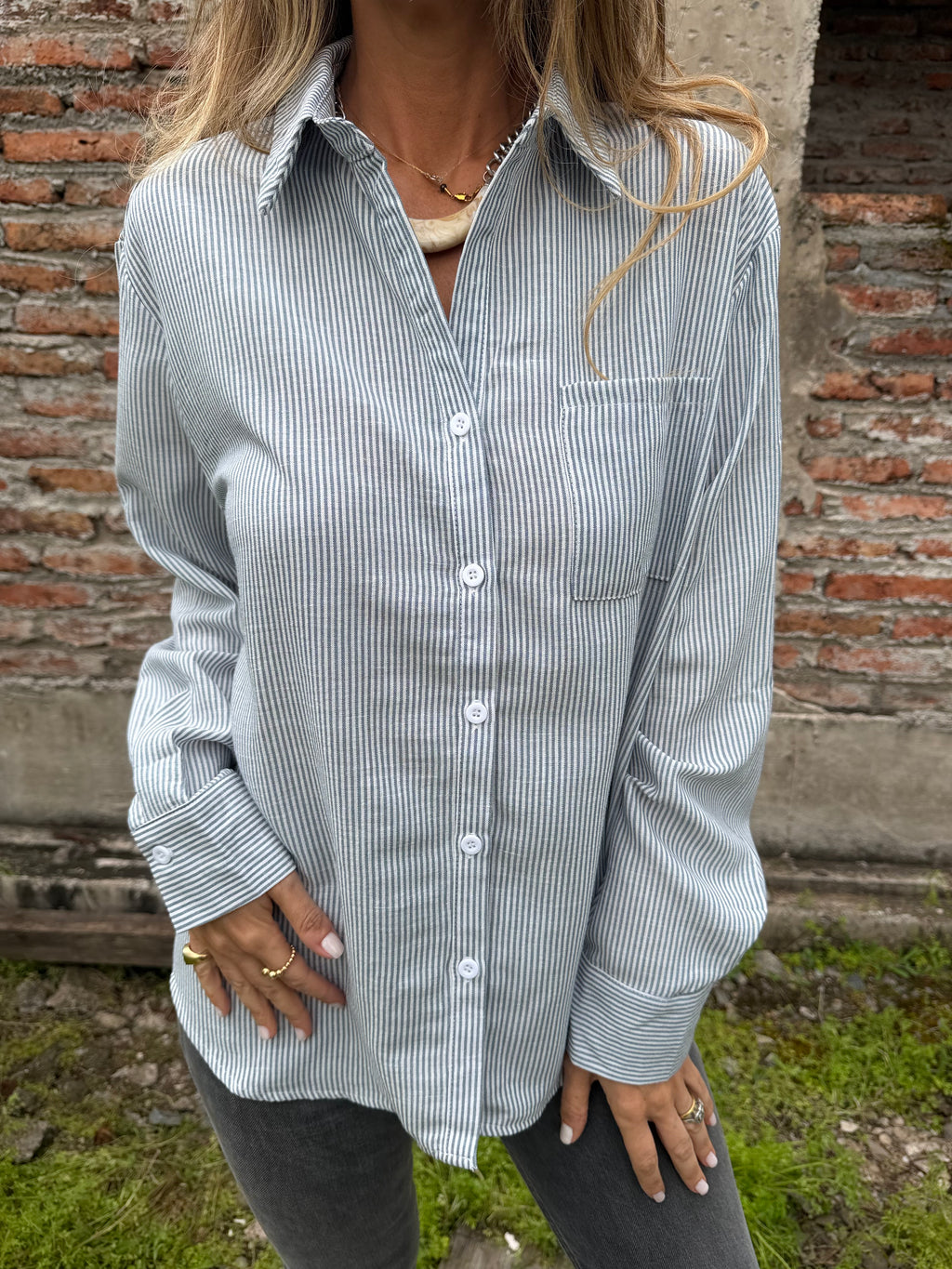 Blusa líneas delgadas azul