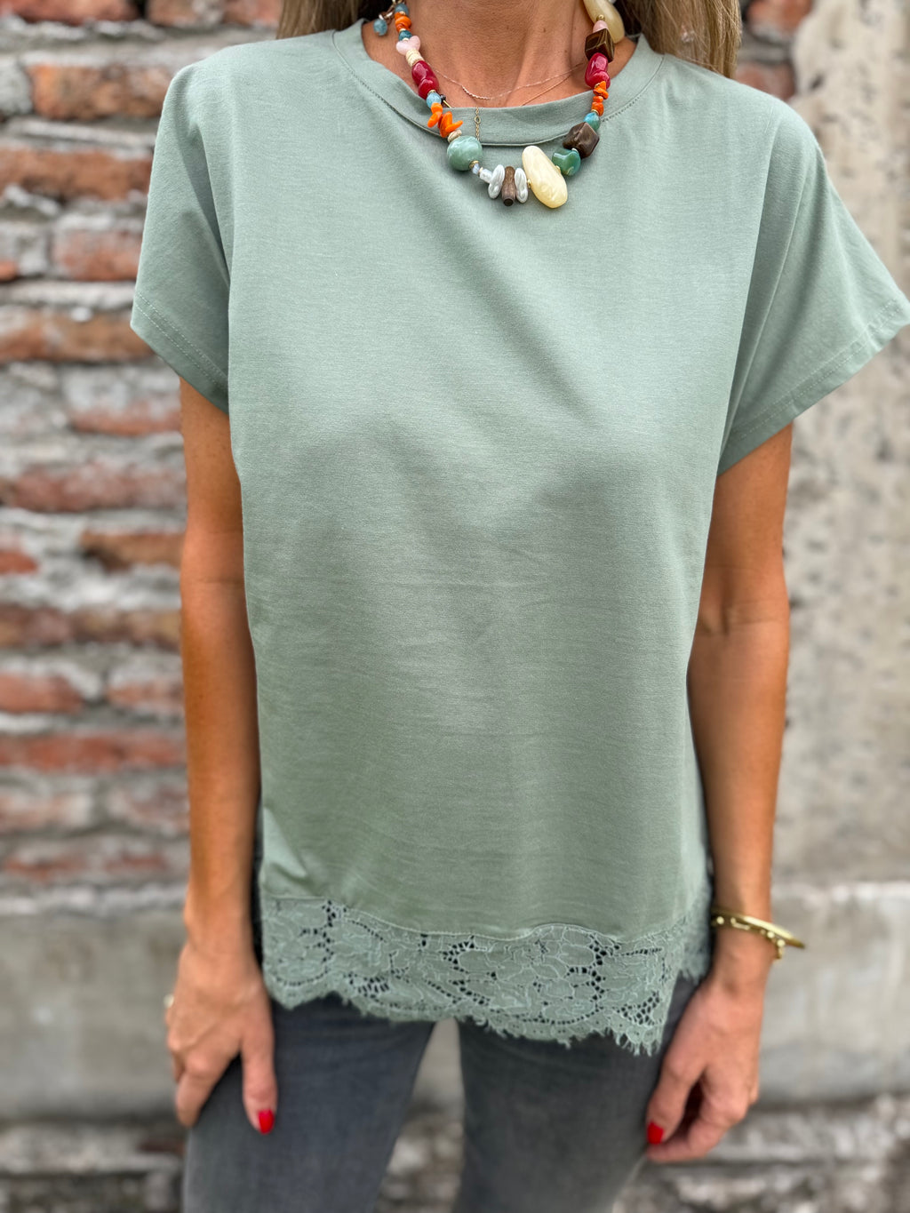 Polera básica algodón encaje inferior verde musgo