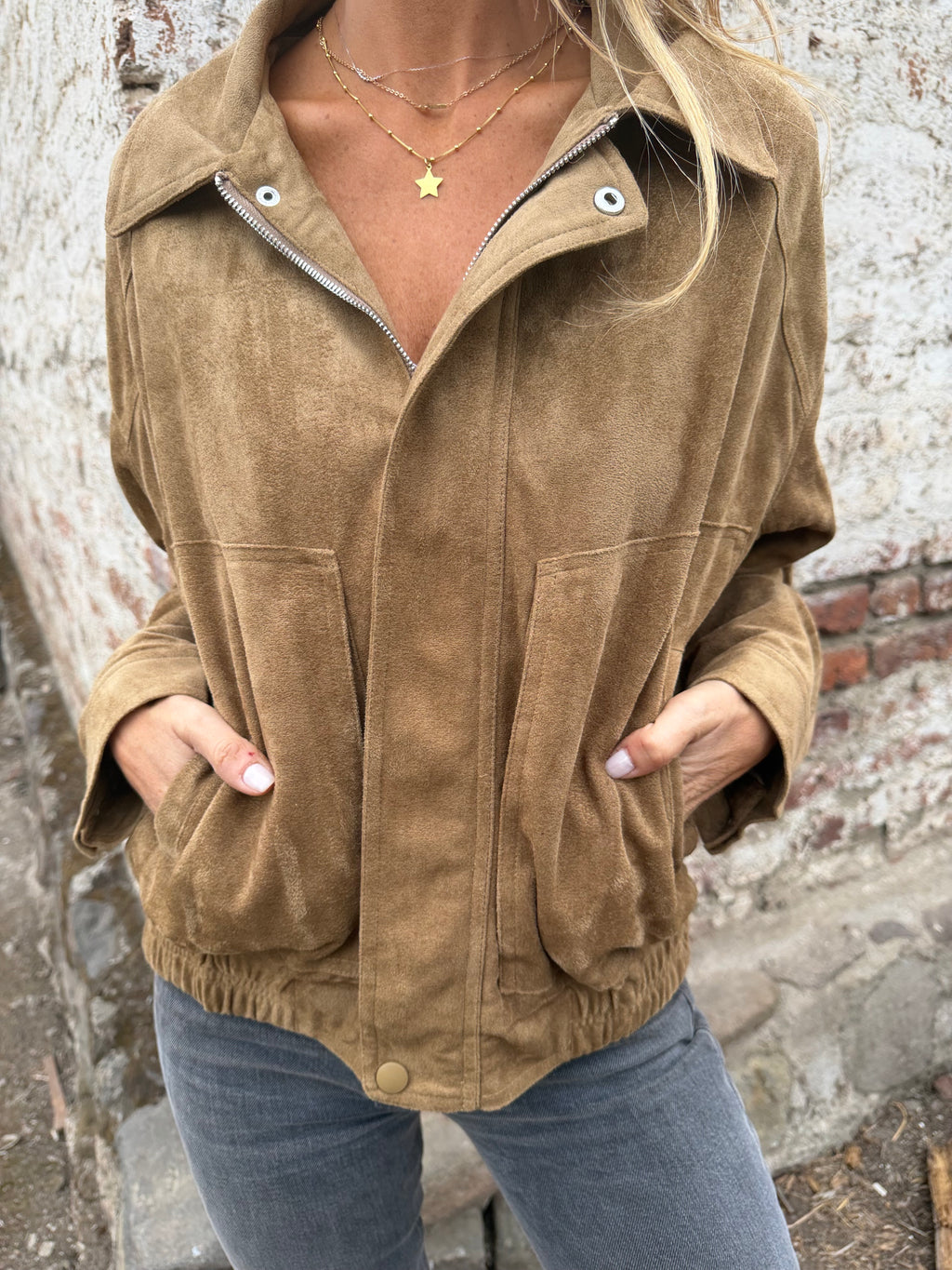 Bomber efecto cuero gamuza beige