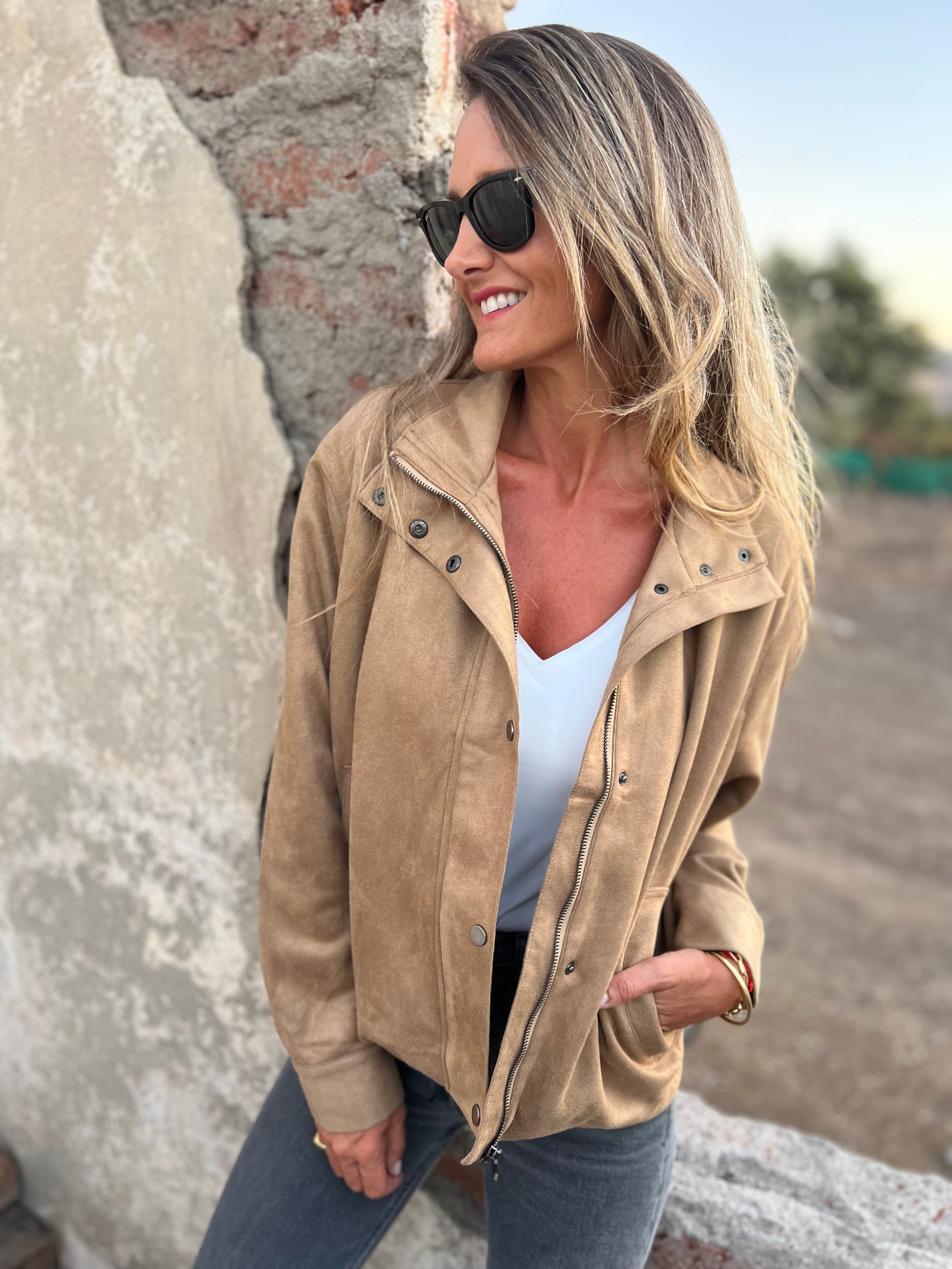 Chaqueta suede bolsillo clásico camel