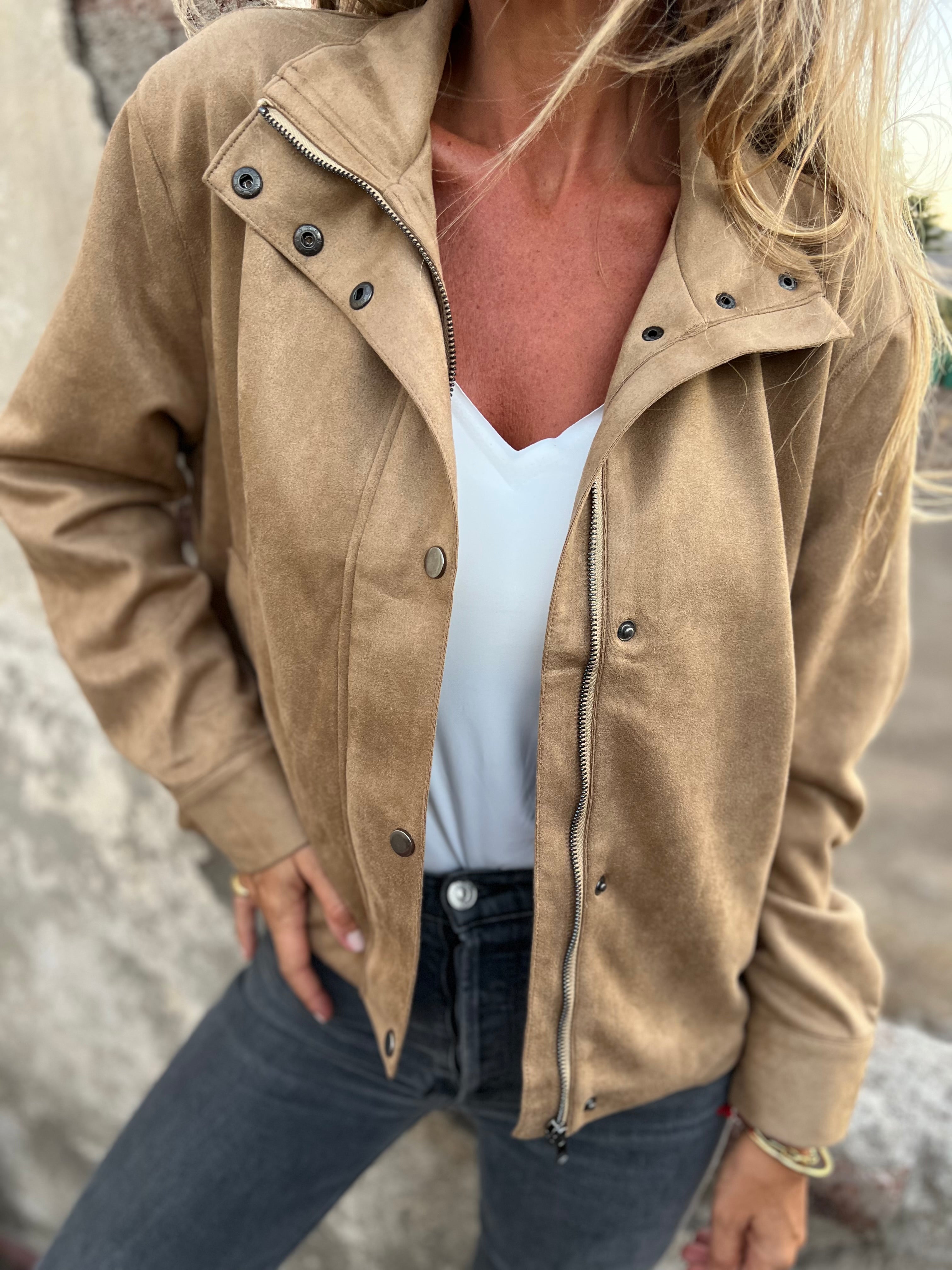 Chaqueta suede bolsillo clásico camel