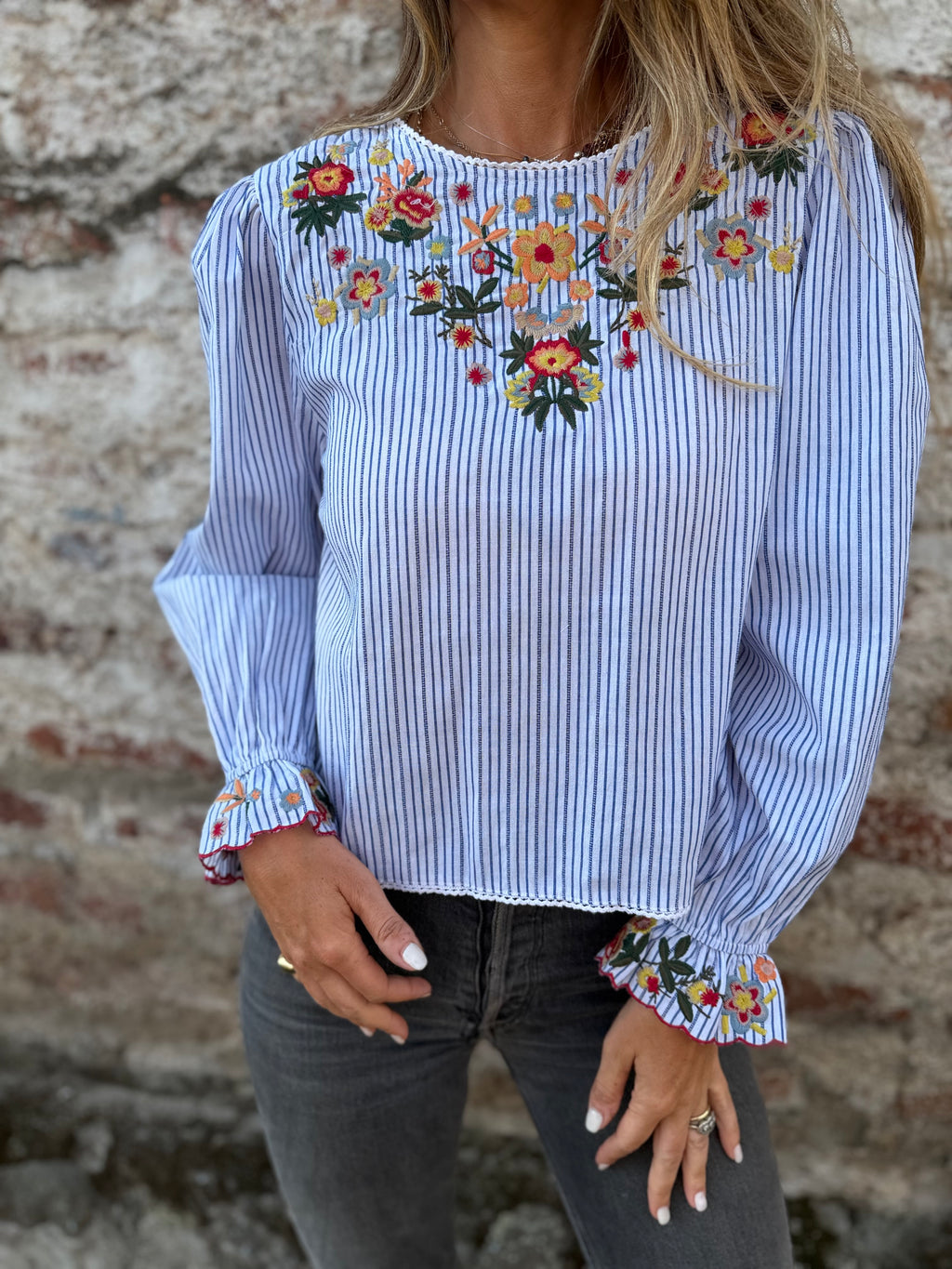 Blusa mangas vuelos floreados celeste