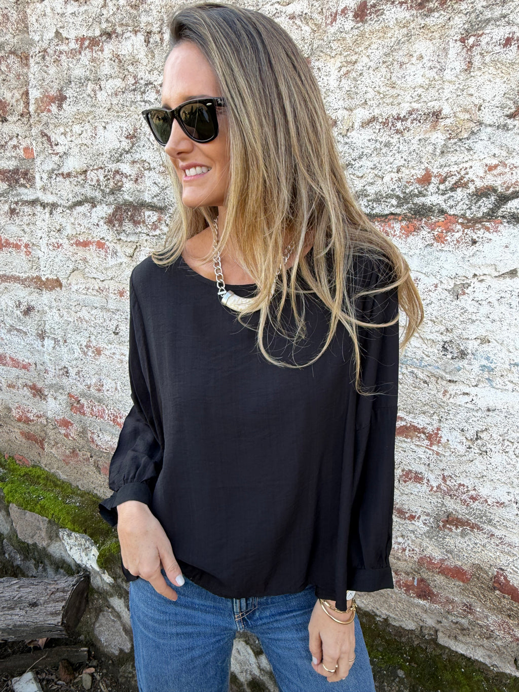 Blusa rayón manguitas globo negra
