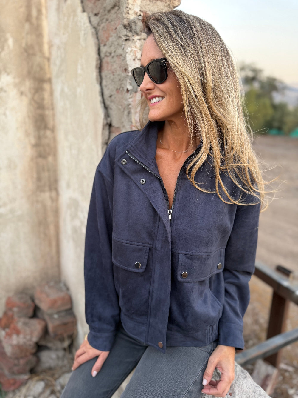 Chaqueta suede bolsillo grande azul piedra