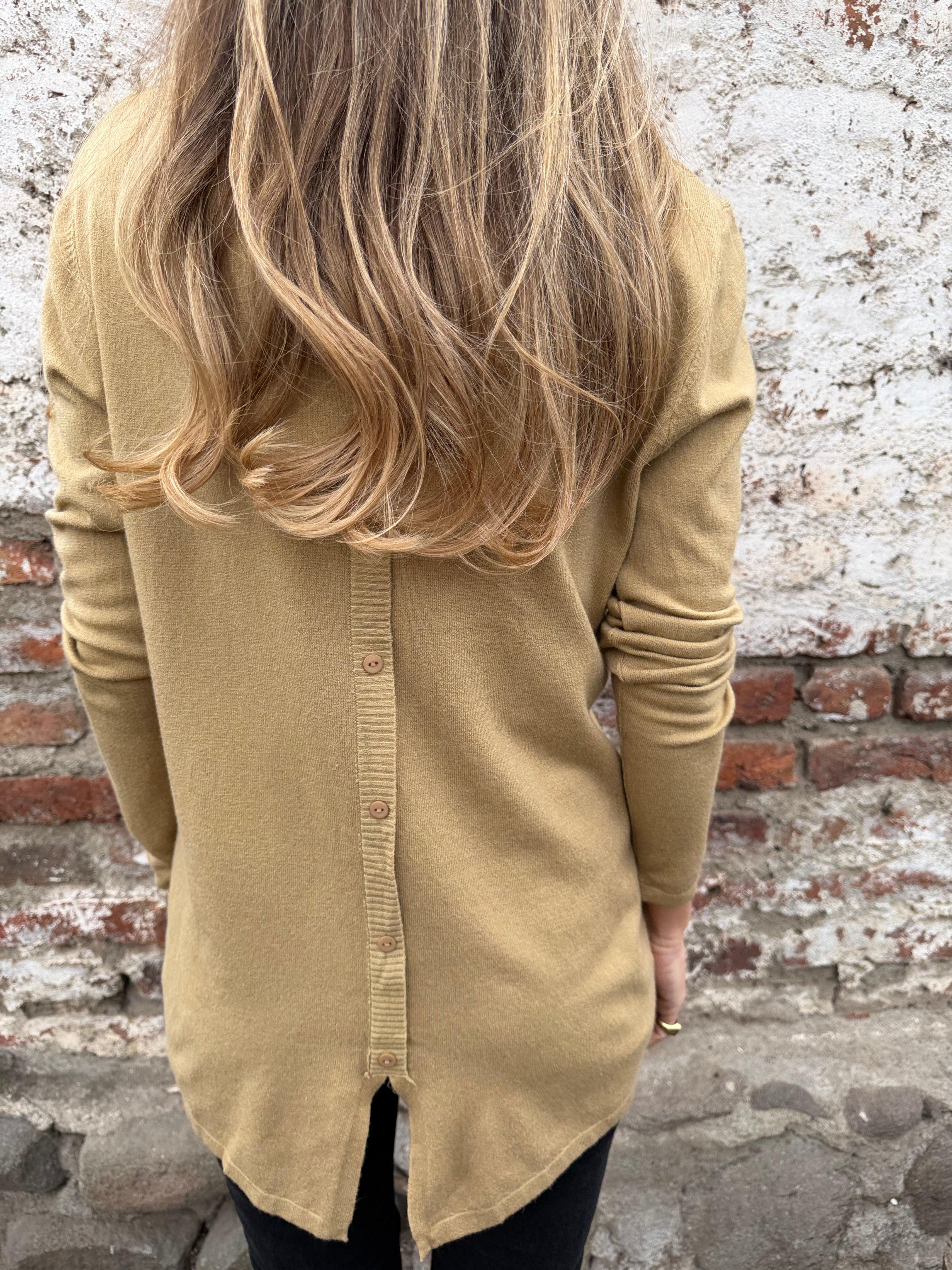 Chaleco básico mini botones espalda camel