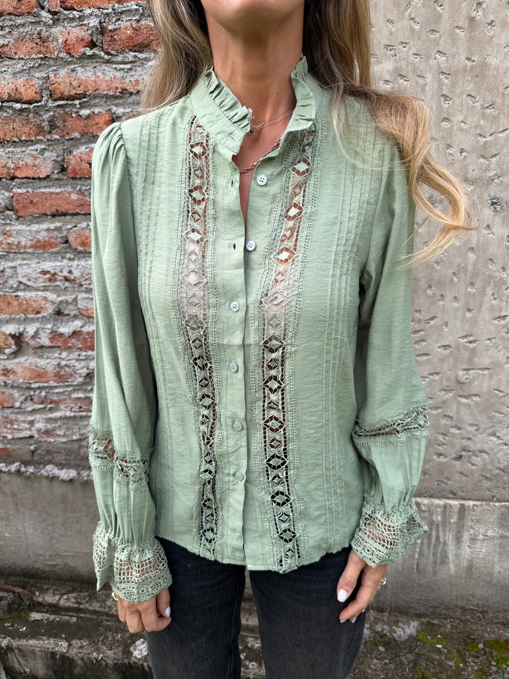 Blusa macramé central verde musgo