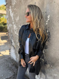 Chaqueta ecocuero opaco flecos negra