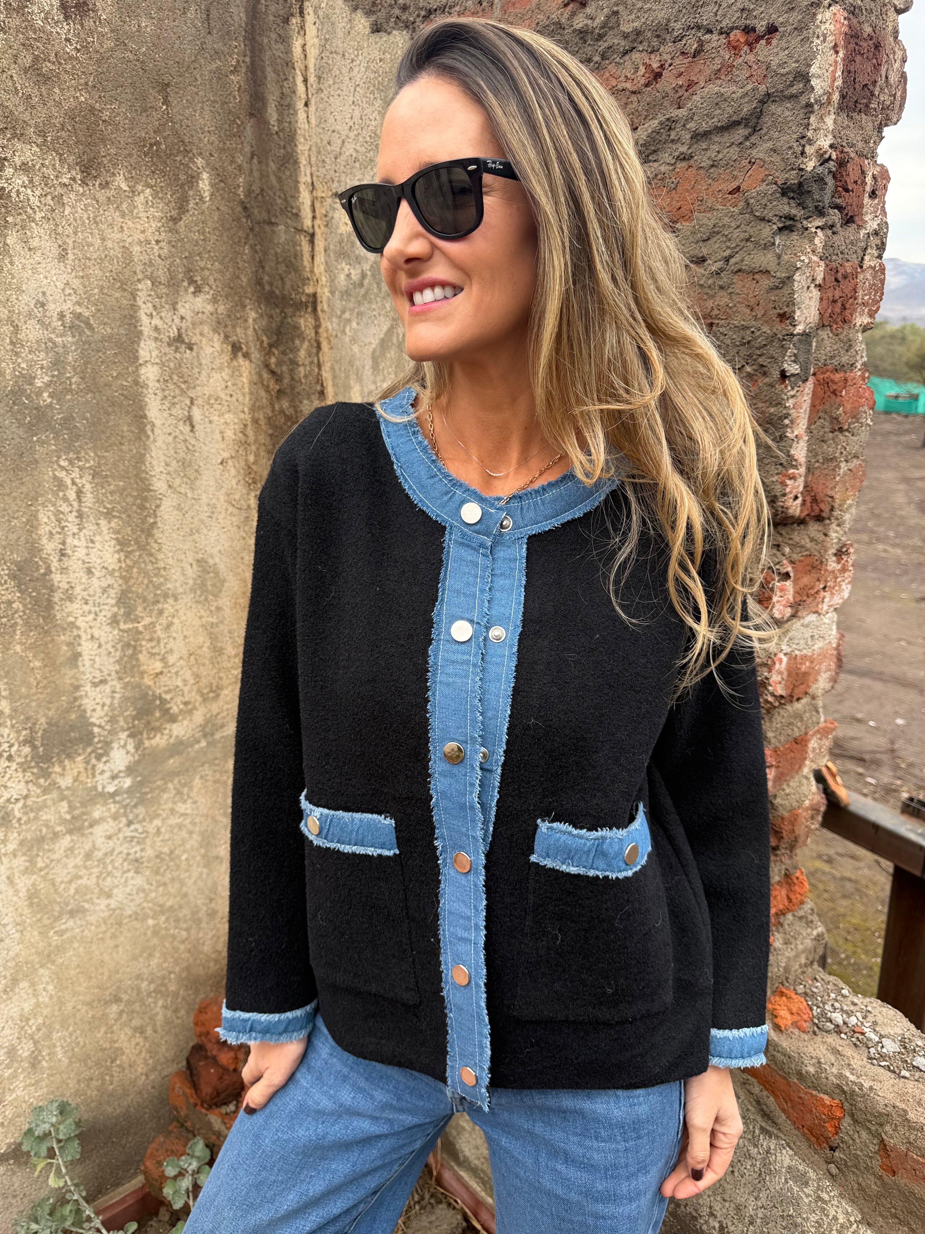 Chaqueta paño detalles bluejean negra