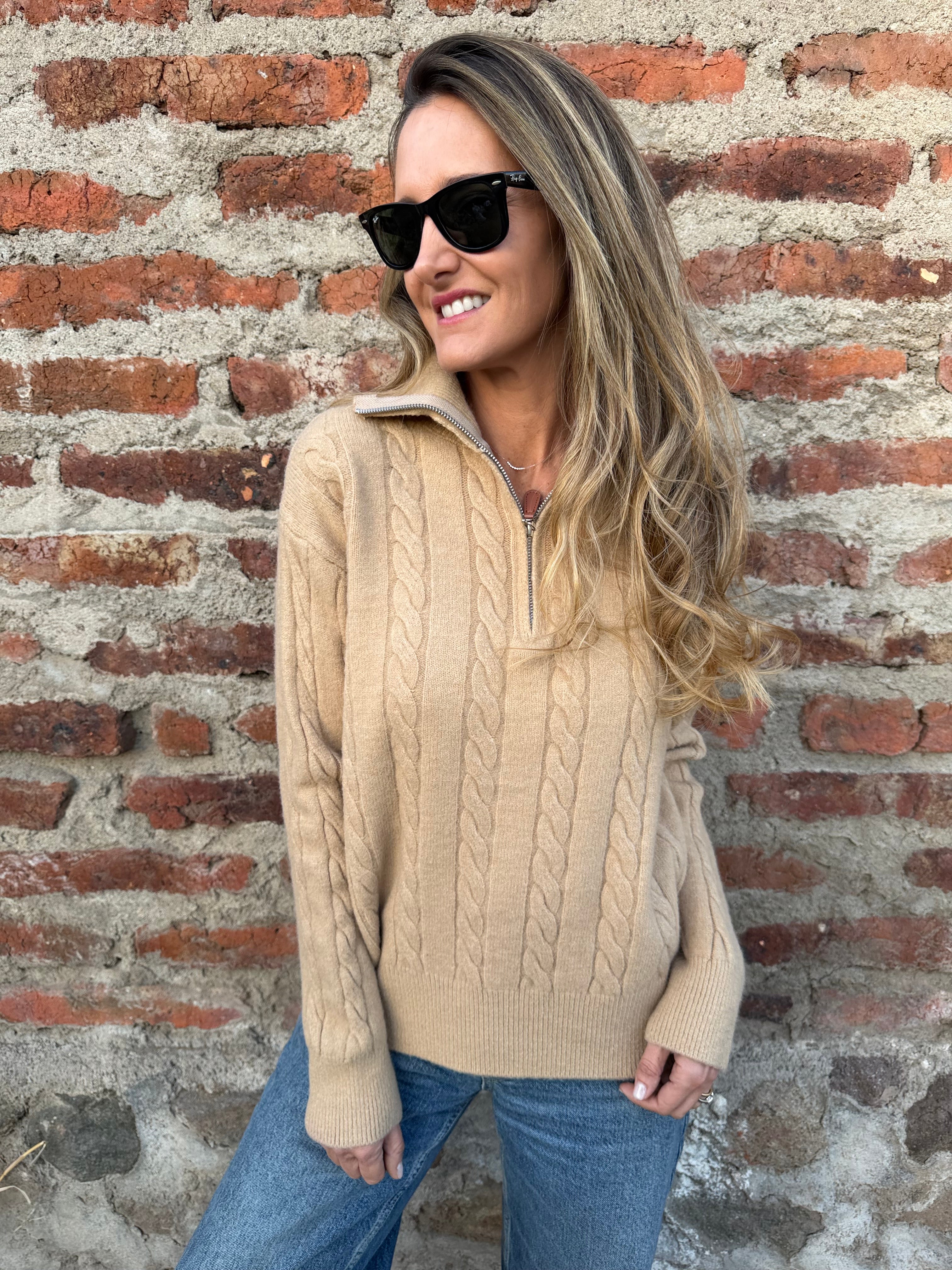 Chaleco medio cierre beige