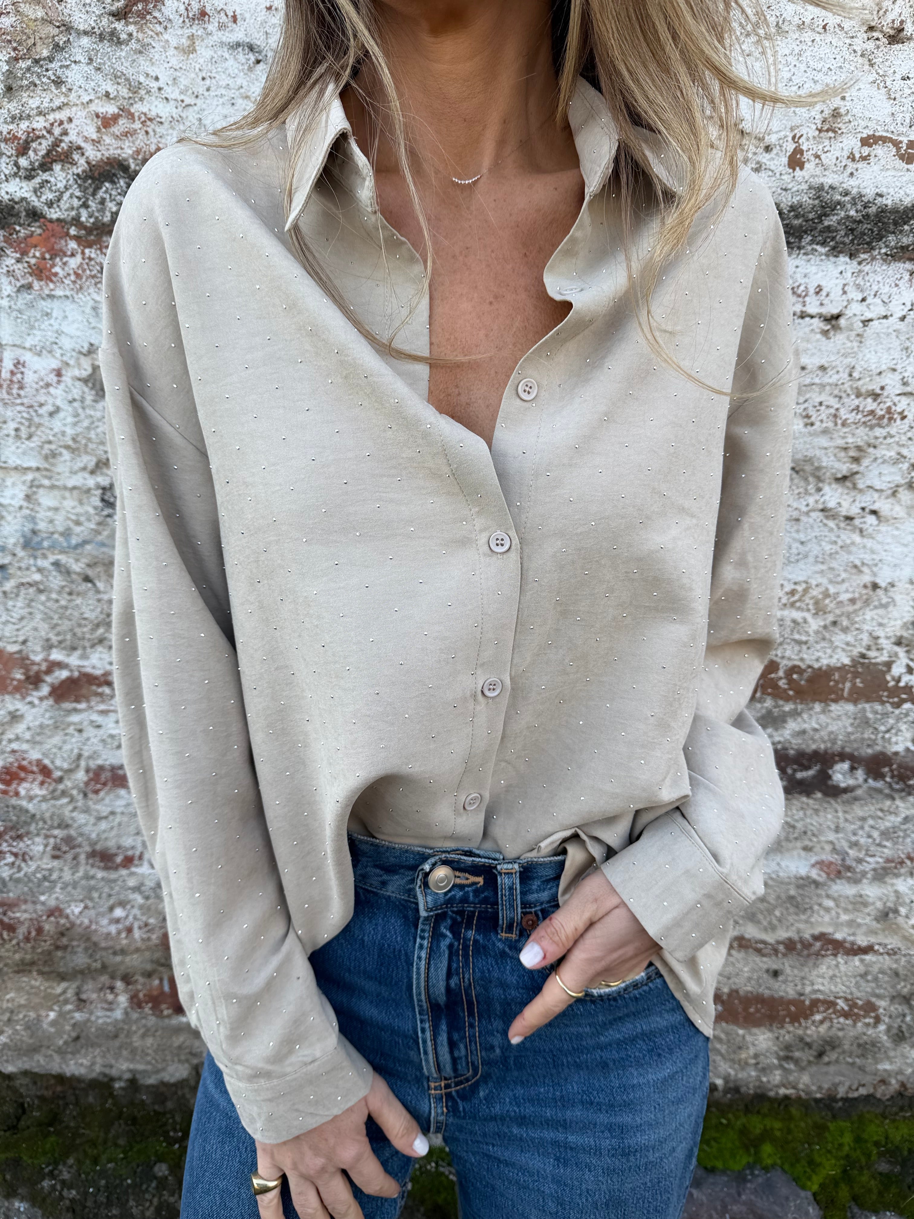 Blusa gamuza tachitas beige