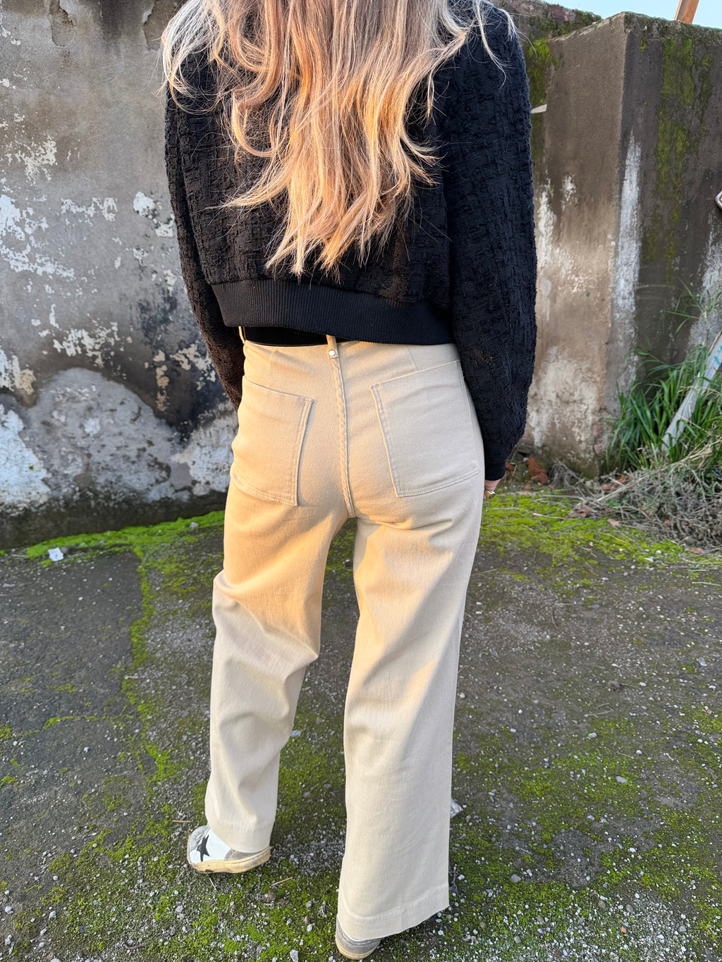 Pantalón tiro alto beige