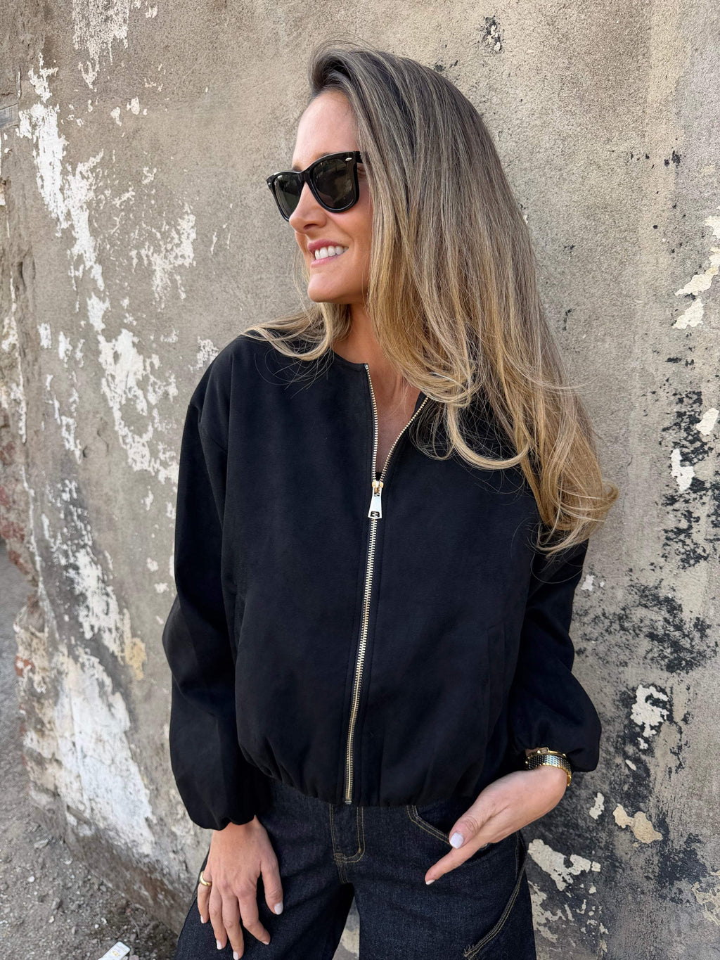 Chaqueta gamuza englobada negra