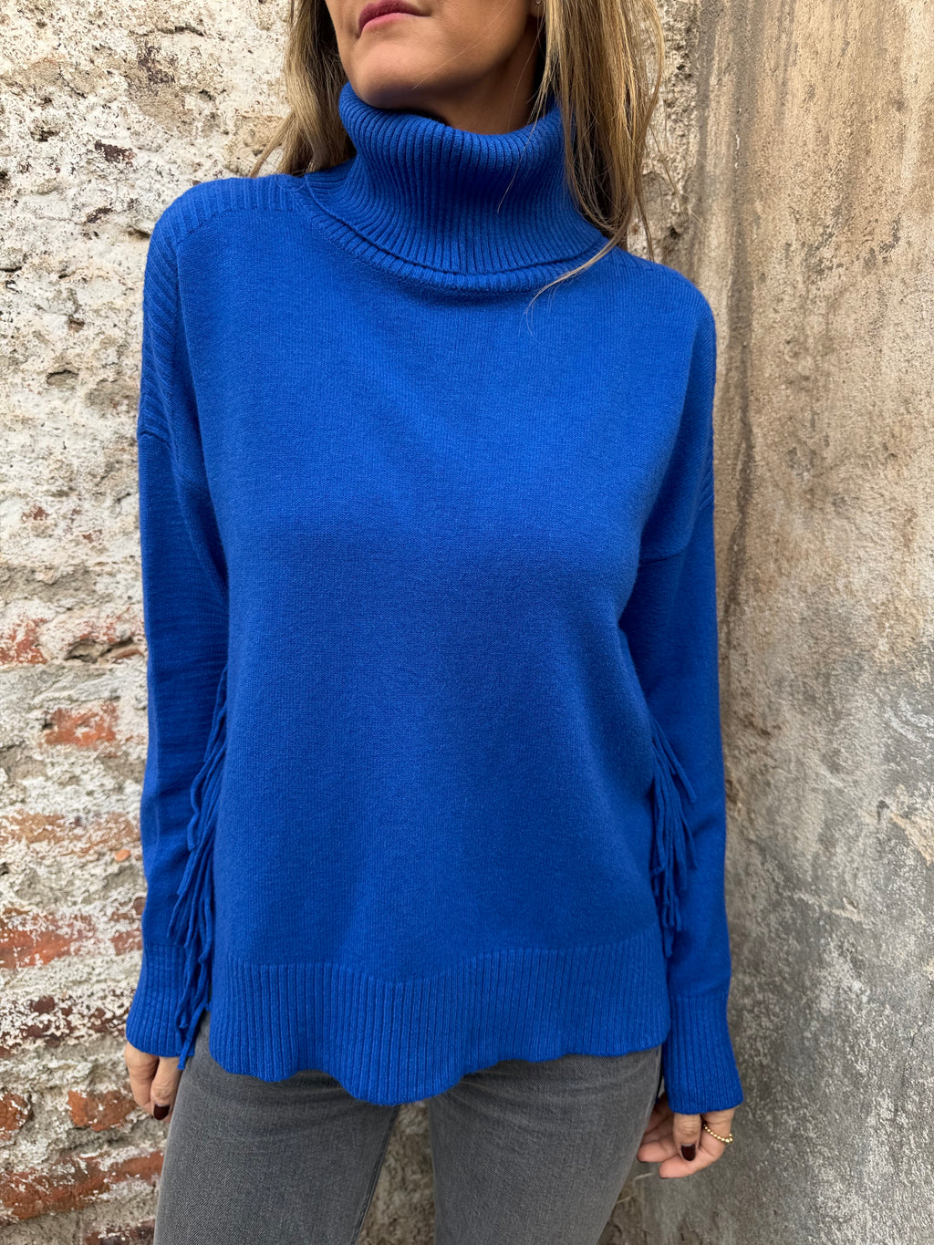 Cuello alto tiritas laterales azulino