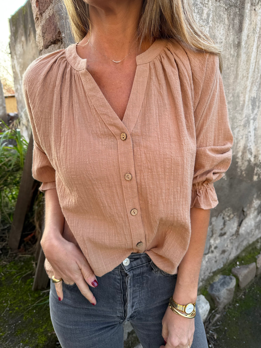 Blusa bámbula botones madera camel