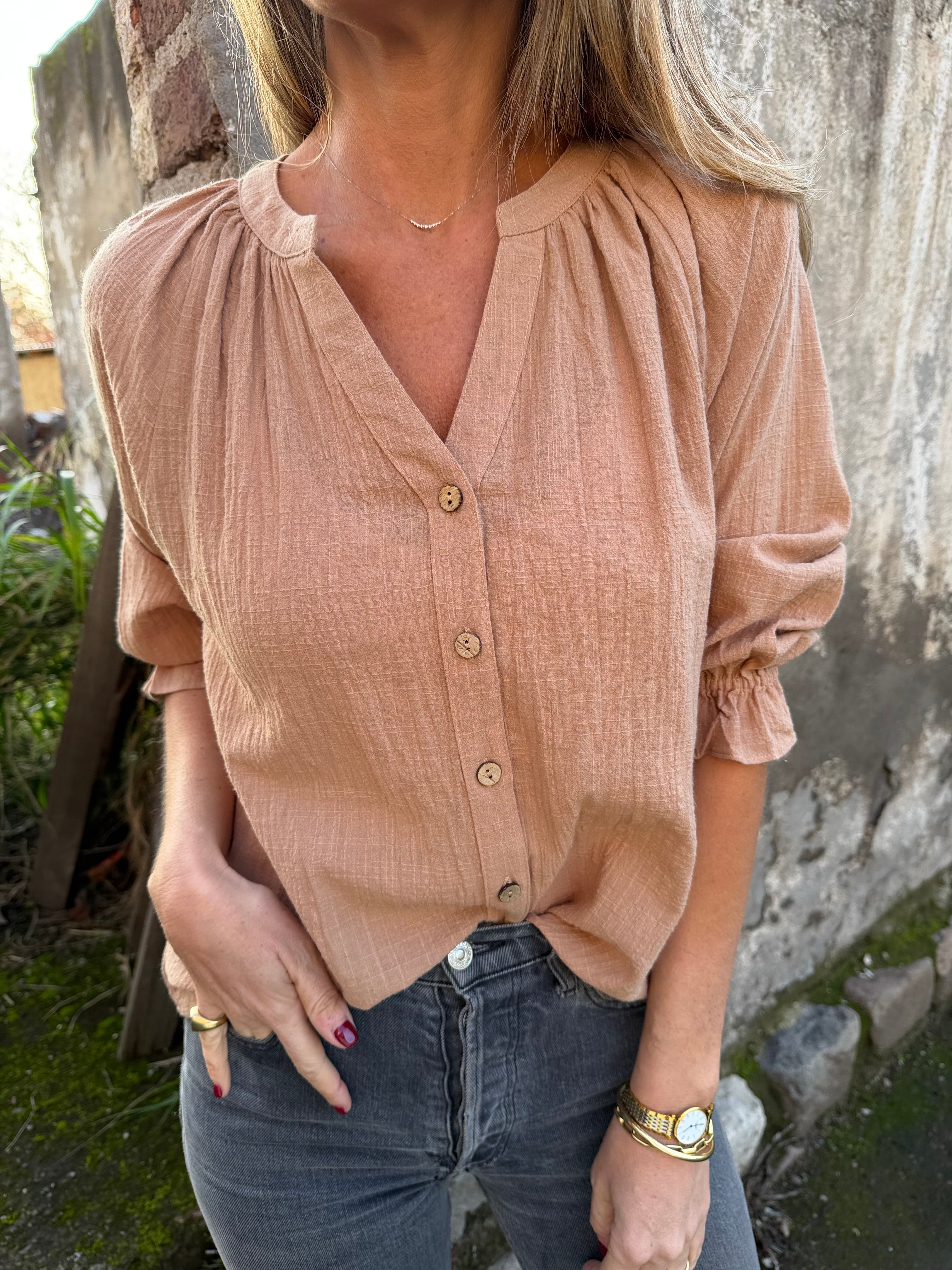 Blusa bámbula botones madera camel