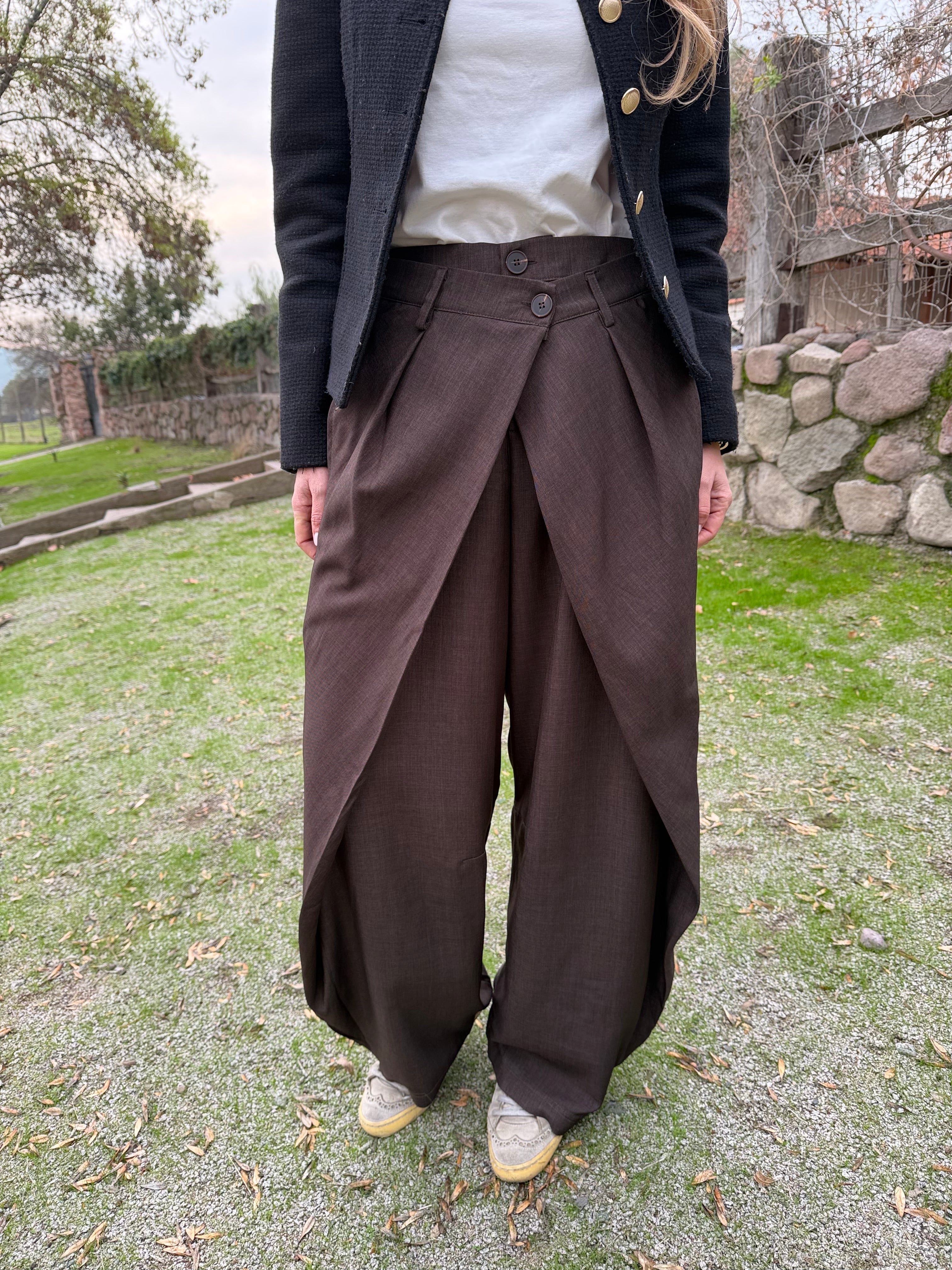 Pantalón sastre doble botón barrel café