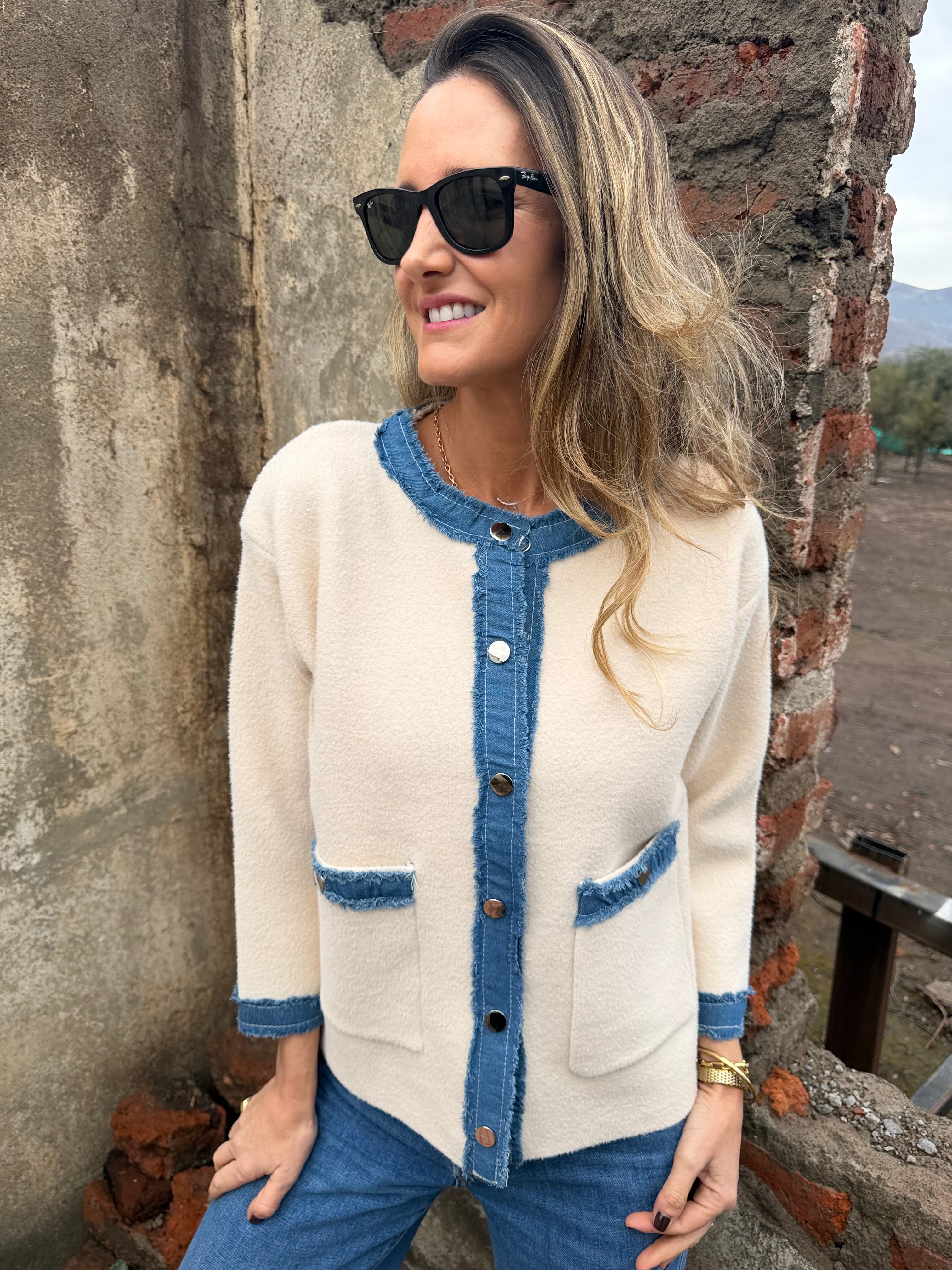 Chaqueta paño detalles bluejean blanca
