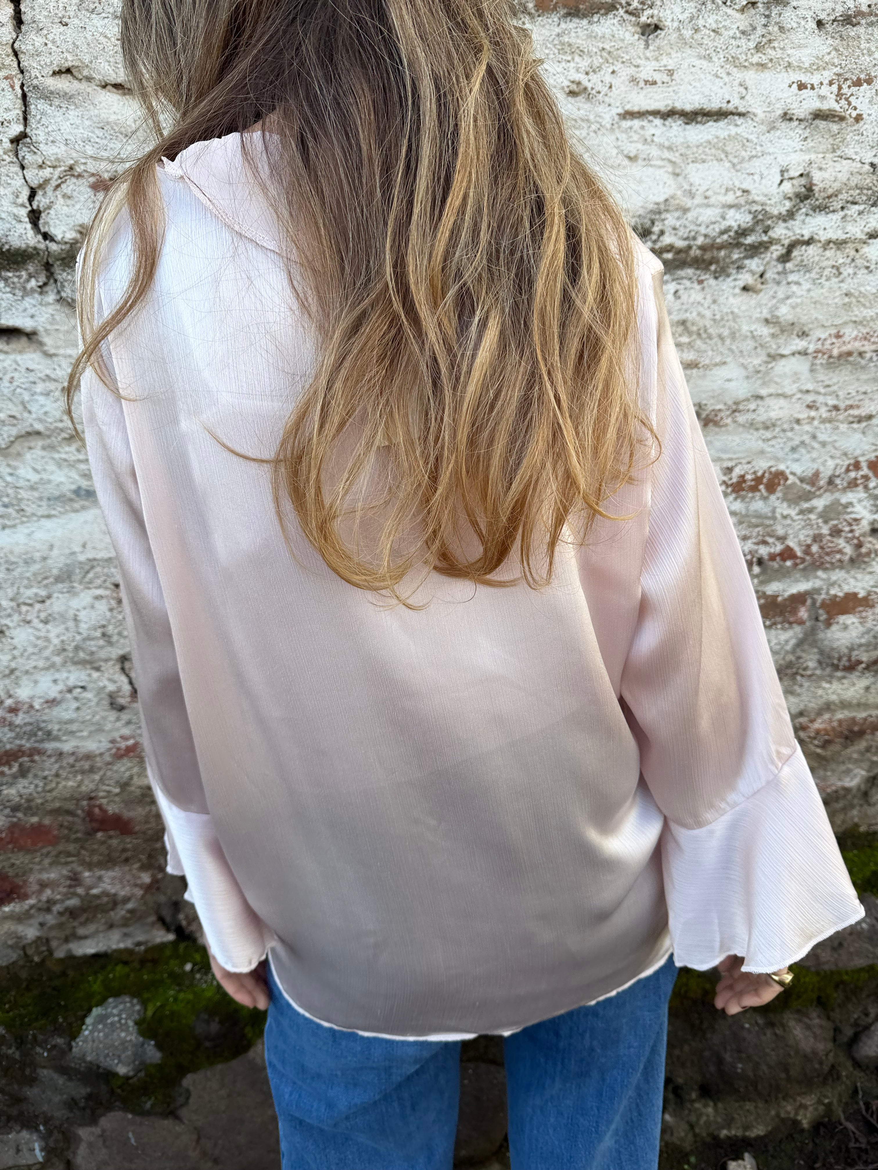 Blusa perlada volados rosado claro