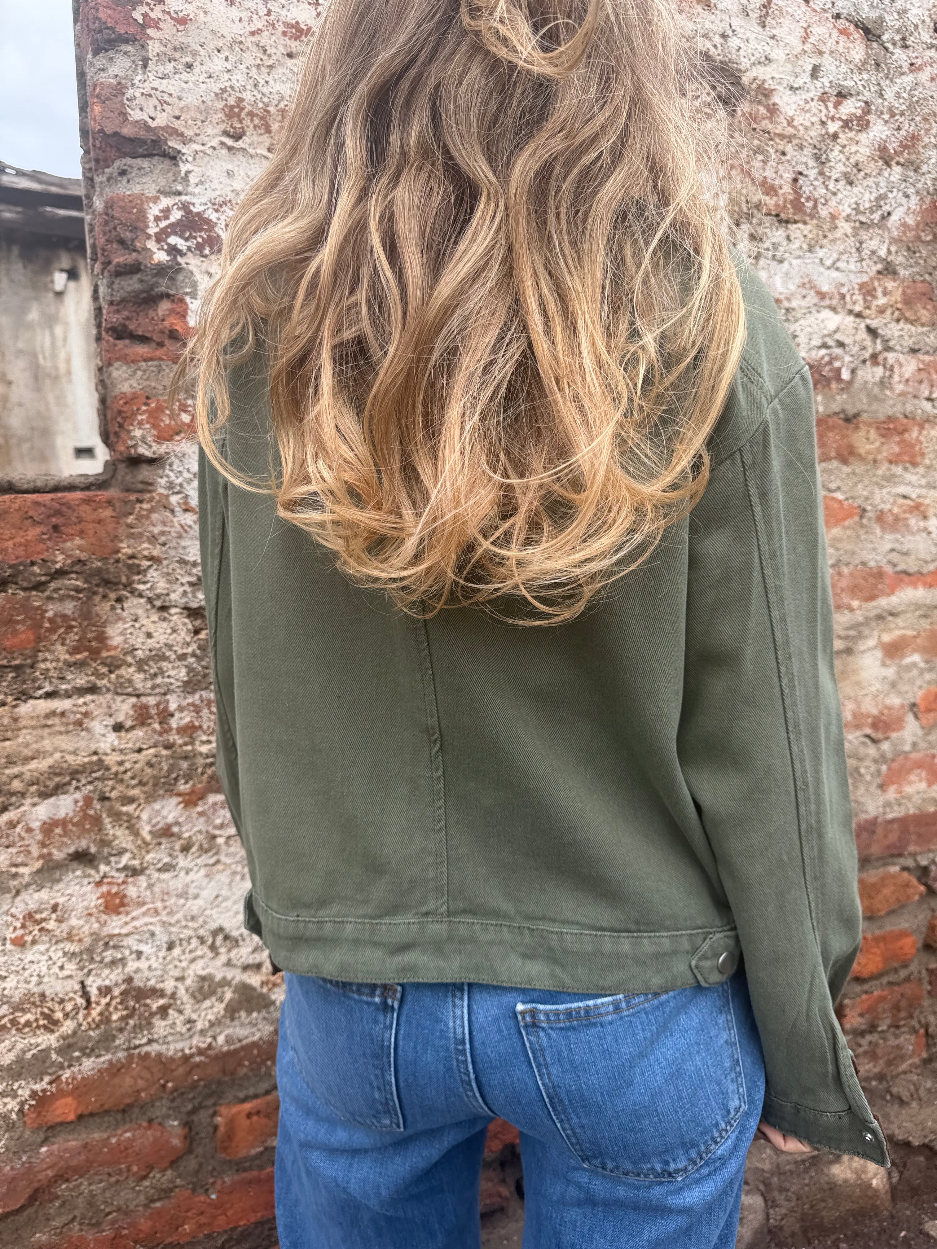 Chaqueta bluejean detalles cotelé verde