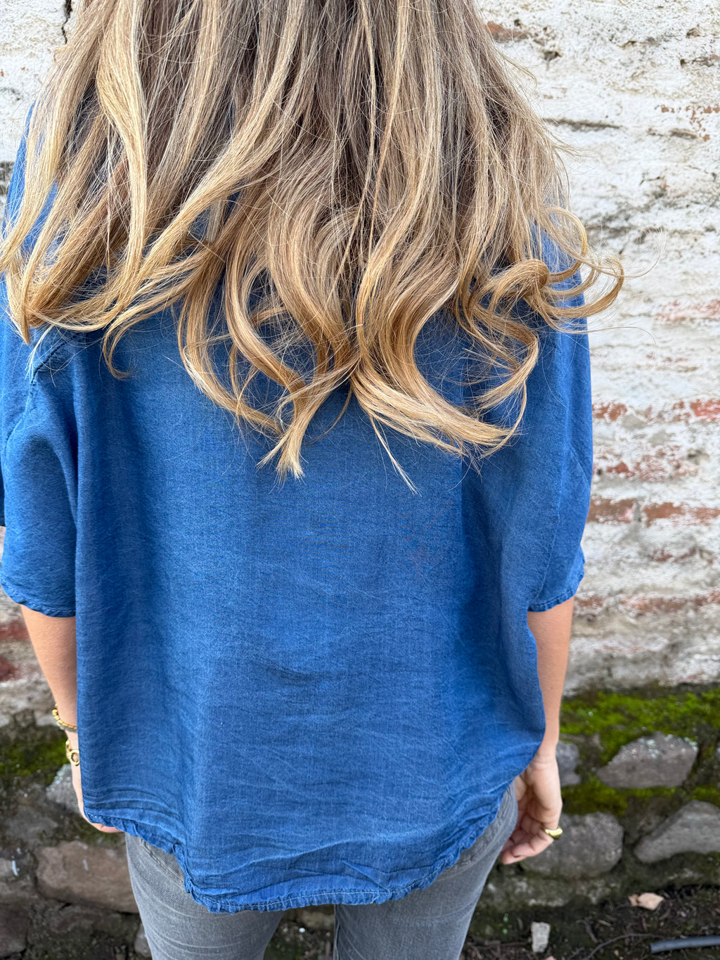 Blusa tencel clásica azul