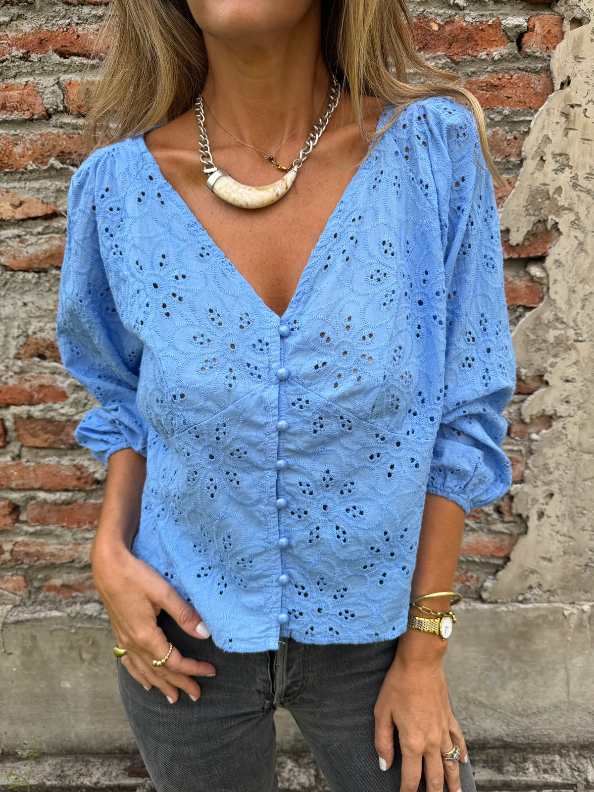 Blusa súper broderie celeste
