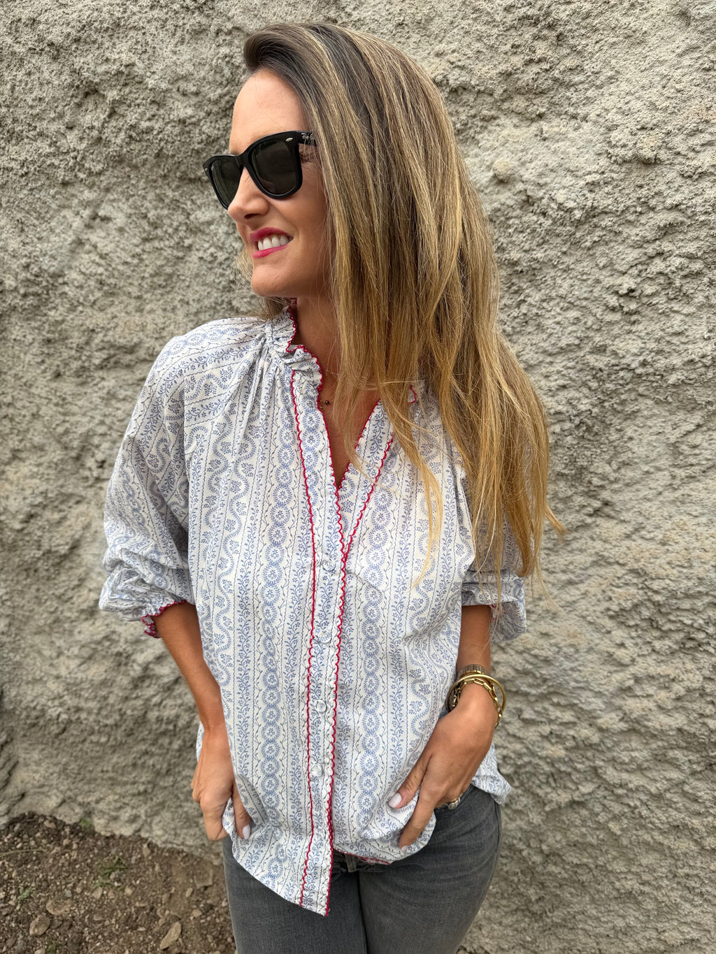 Blusa diseños y manga globo azul