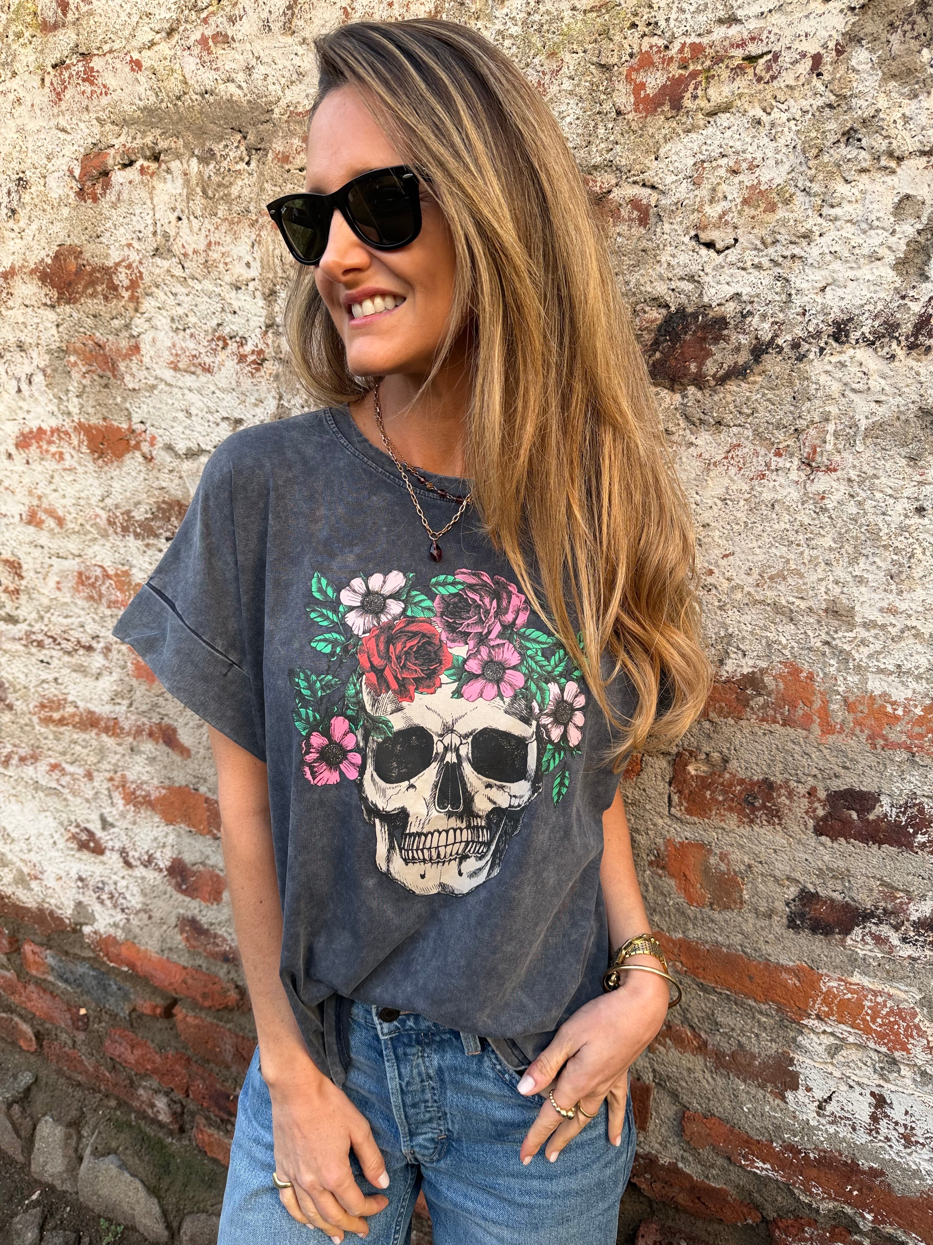 Polera calavera flores azul