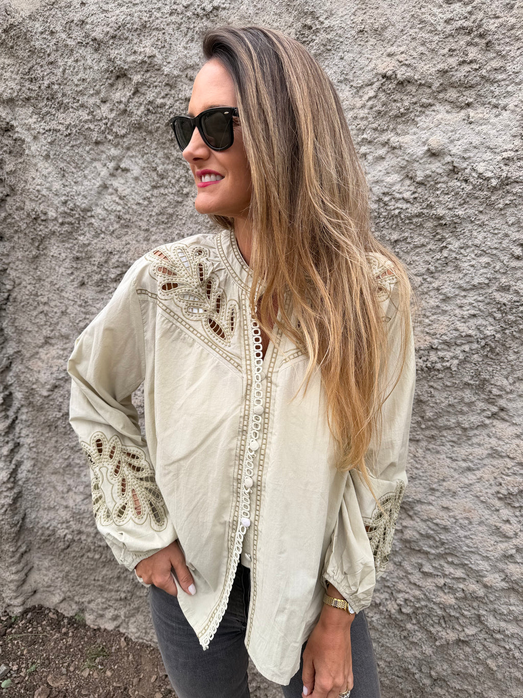 Blusa botoncitos coqueta broderie verde claro