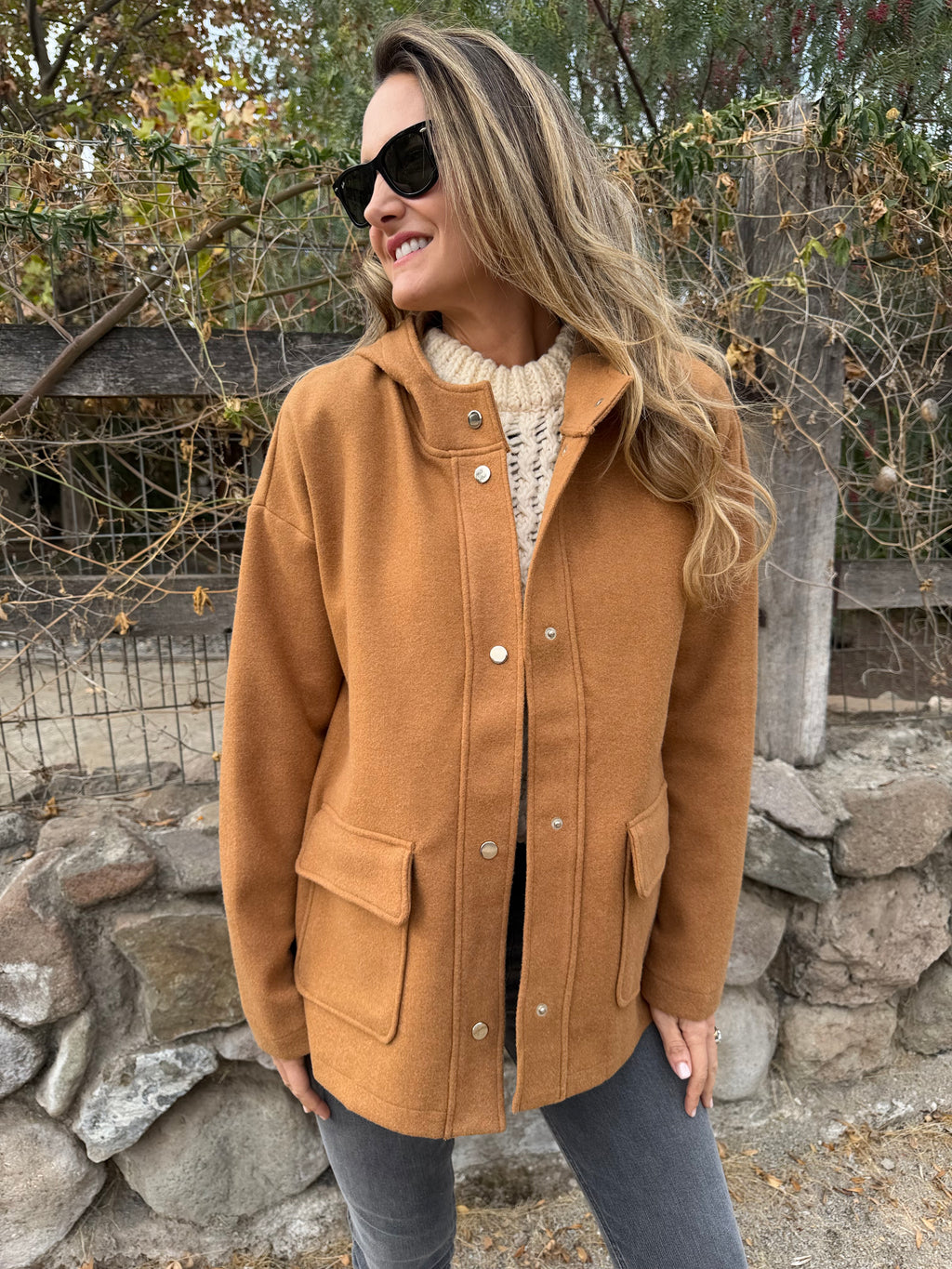 Chaqueta simple paño bolsillos camel