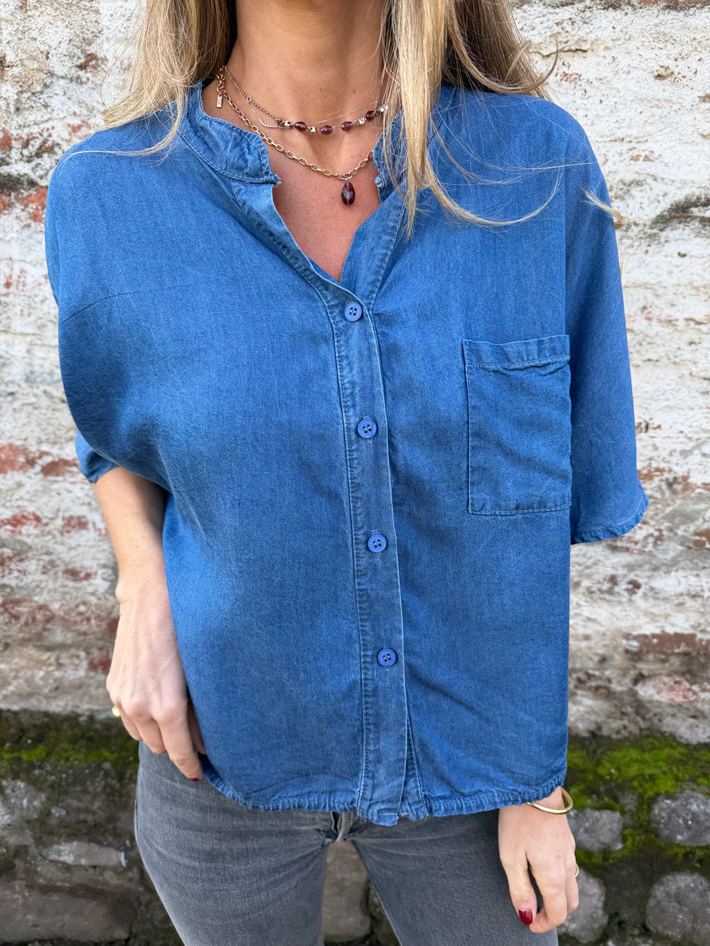Blusa tencel clásica azul