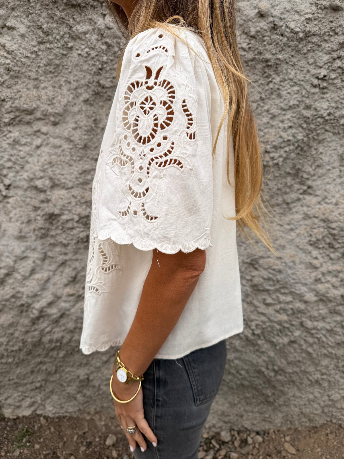 Blusa broderie completa beige claro
